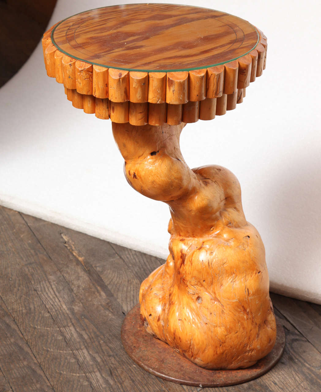 Thomas Molesworth, le génie du mobilier Western Design basé à Cody, Wyoming, a créé le 