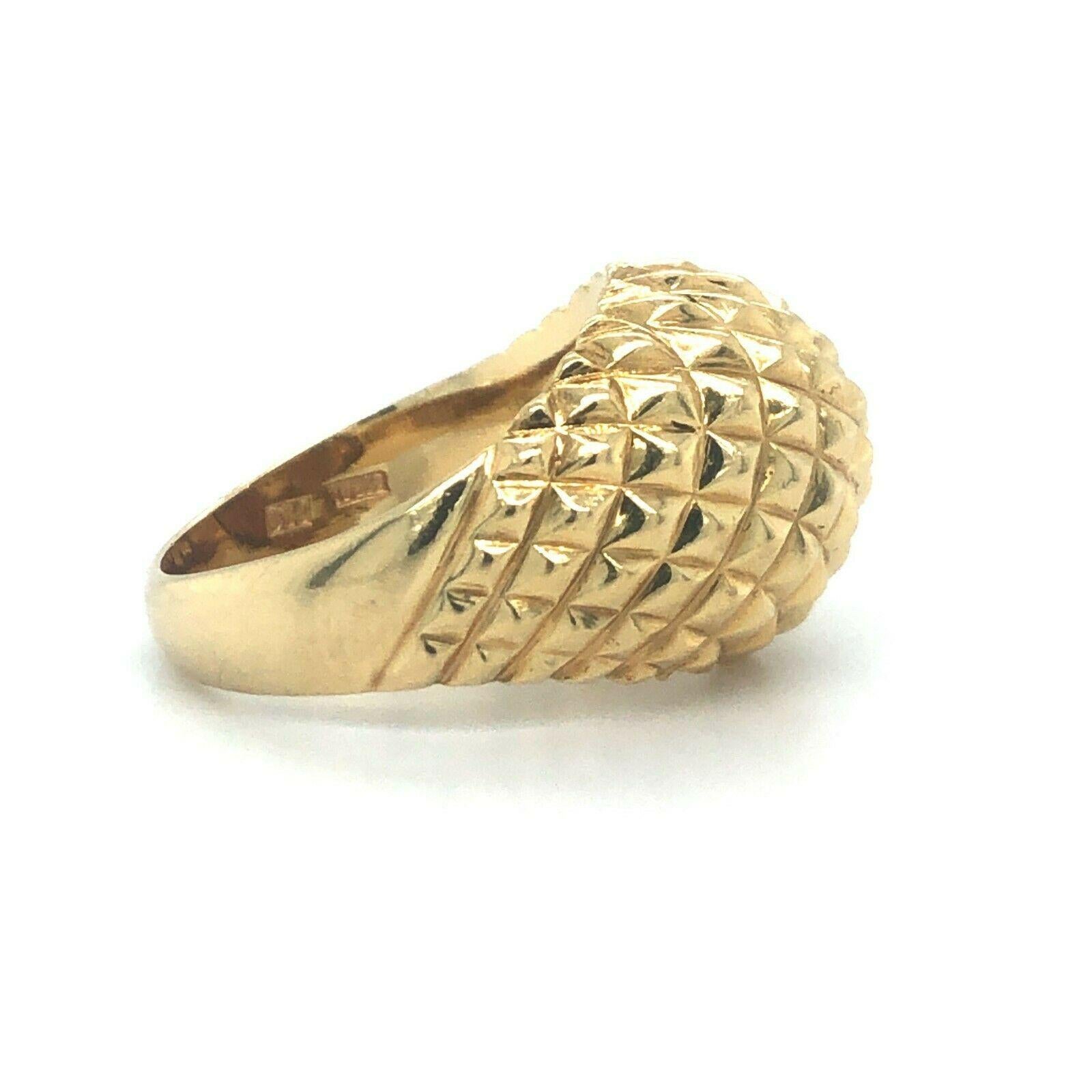 Molina 18 Karat Gelbgold Vintage Pyramide gesteppter Kuppelring für Damen oder Herren