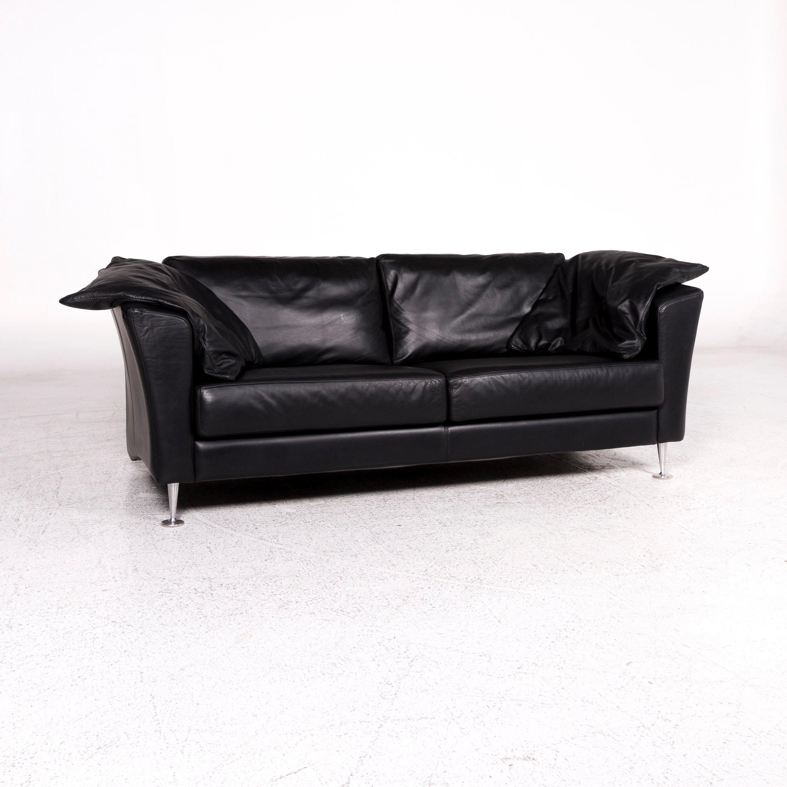 We bring to you a Molinari Leder sofa Schwarz Dreisitzer couch
 
Product measurements in centimetres:
 
Depth 101
Width 202
Height 77
Seat-height 45
Rest-height 71
Seat-depth 50
Seat-width 160
Back-height 37.

  