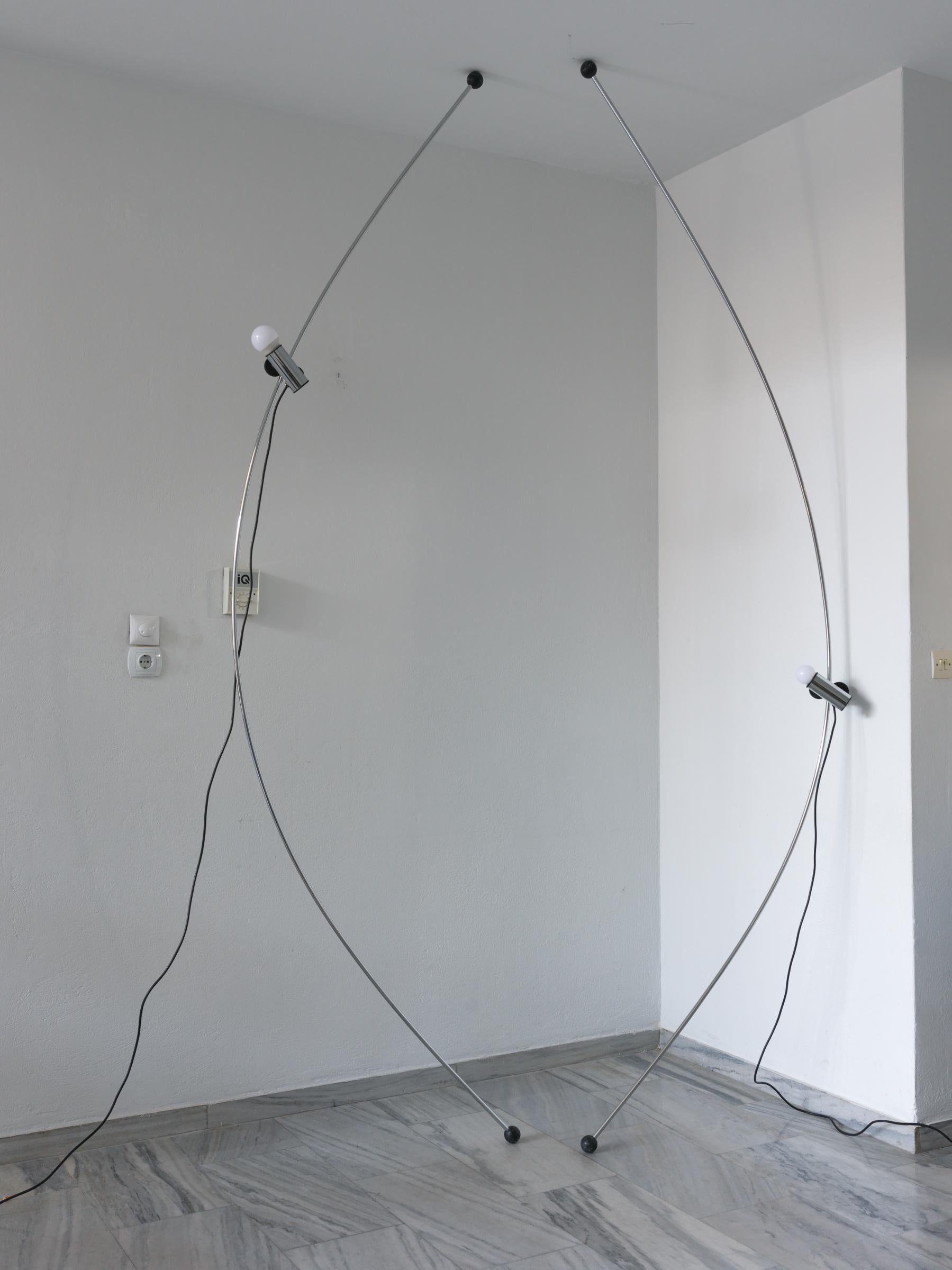 Lampes MOLLA par Franca Stagi & Cesare Leonardi pour LUMENFORM, 1970
2 magnifiques lampes vintage des designers Franca Stagi & Cesare Leonardi.
L'état est très bon, ne présentant que des signes minimes d'usure dus à l'âge.
Les projecteurs sont