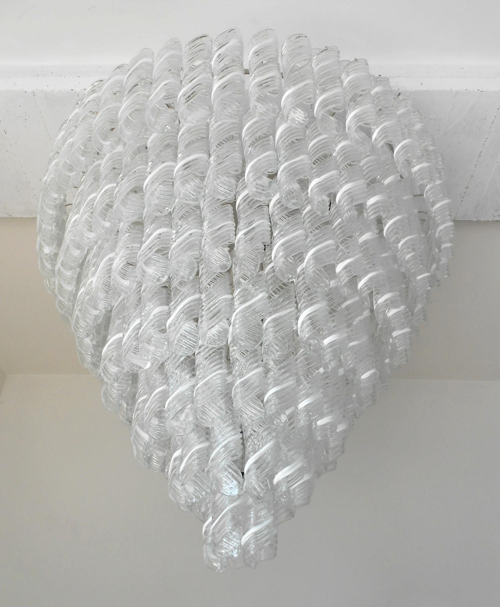 Moderno Lampadario Molle di Fabio Ltd in vendita