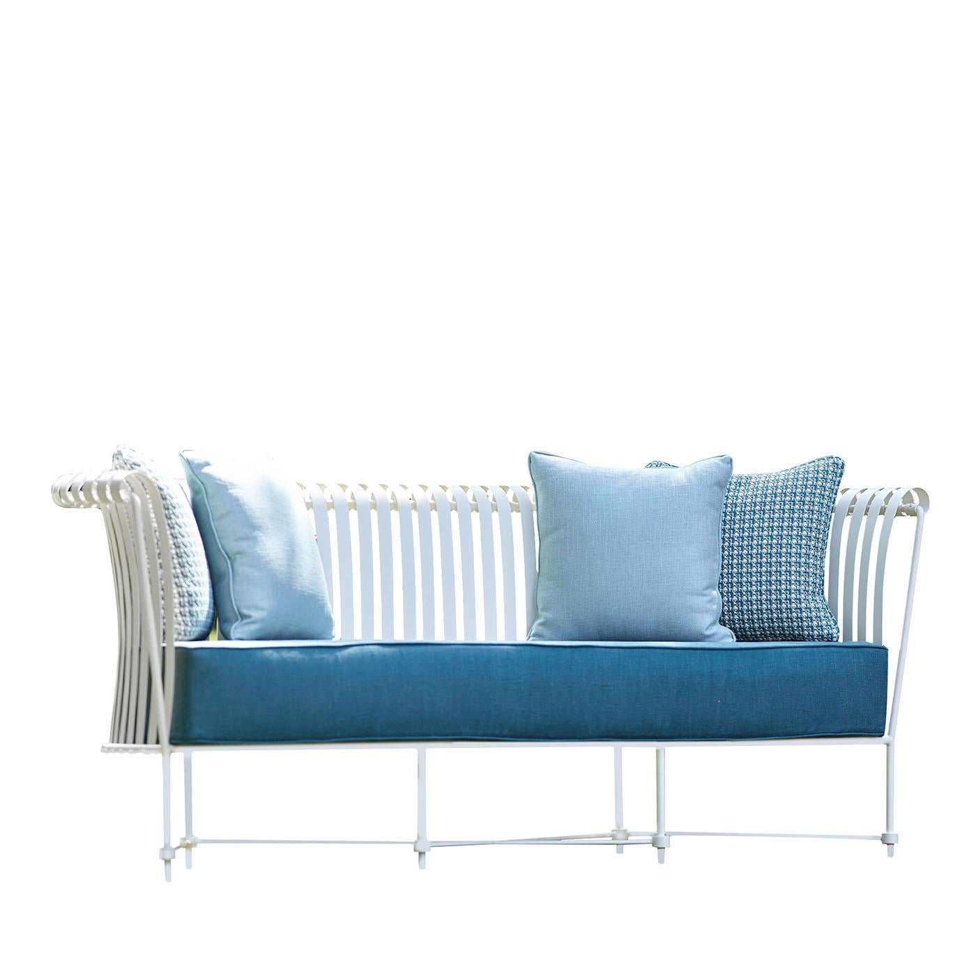 XXIe siècle et contemporain Canapé d'extérieur Molle en tissu bleu ciel et acier blanc Officina Ciani en vente