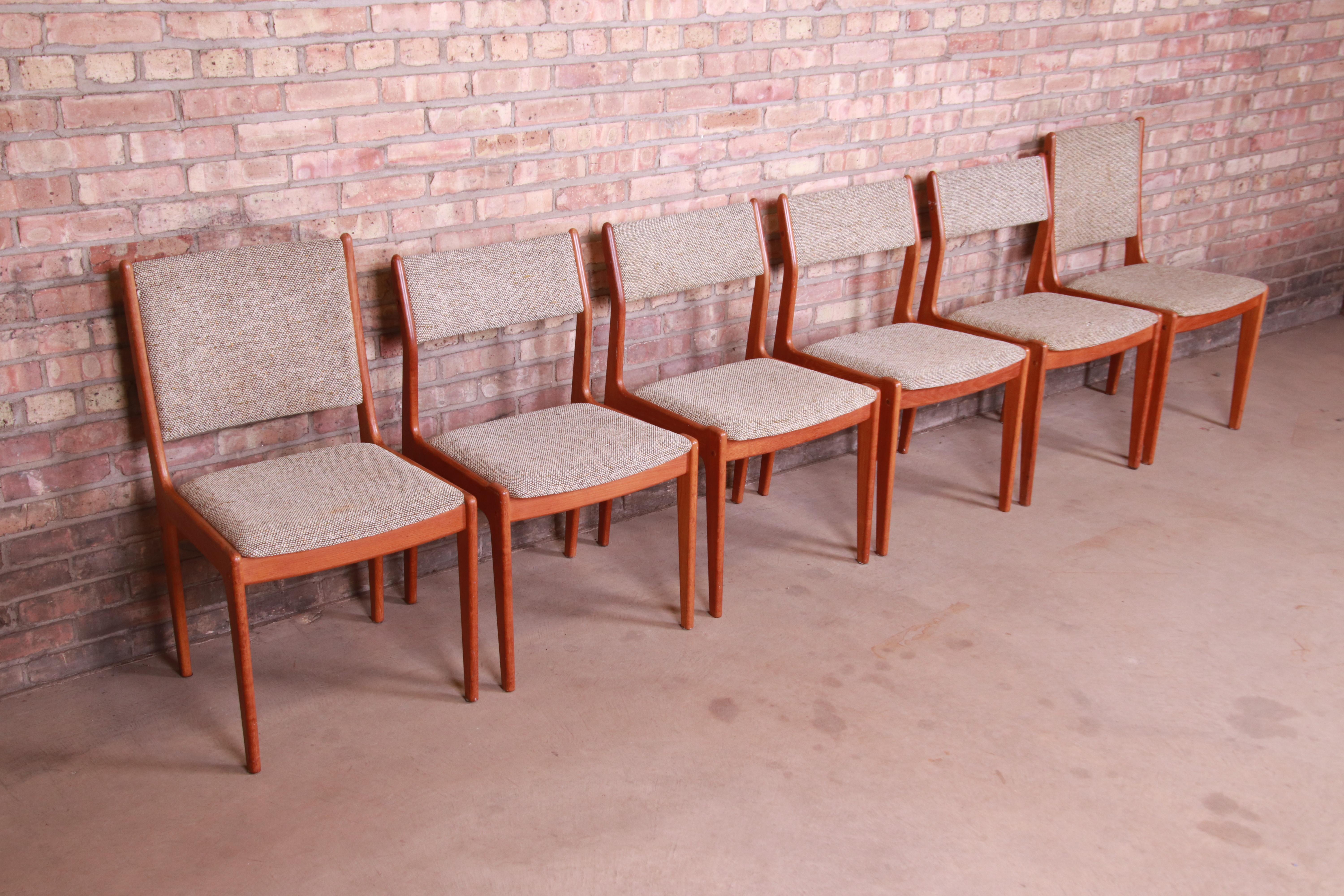 Moller Style Danish Modern Teak Dining Chairs, Set of Six In Good Condition In South Bend, IN