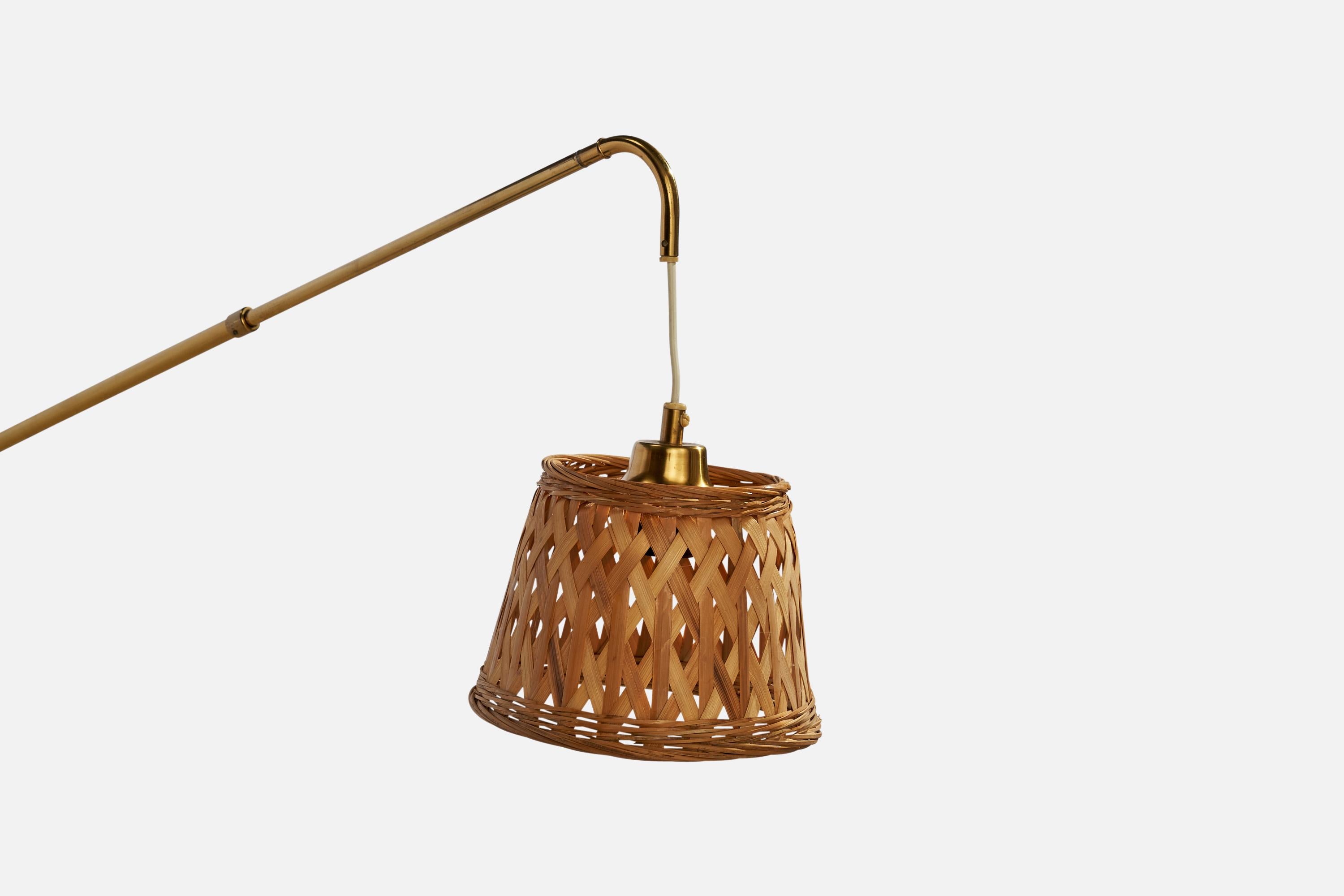 Möllers Armatur Elektriska, Wall Light, Brass, Rattan, Sweden, 1940s In Good Condition For Sale In High Point, NC
