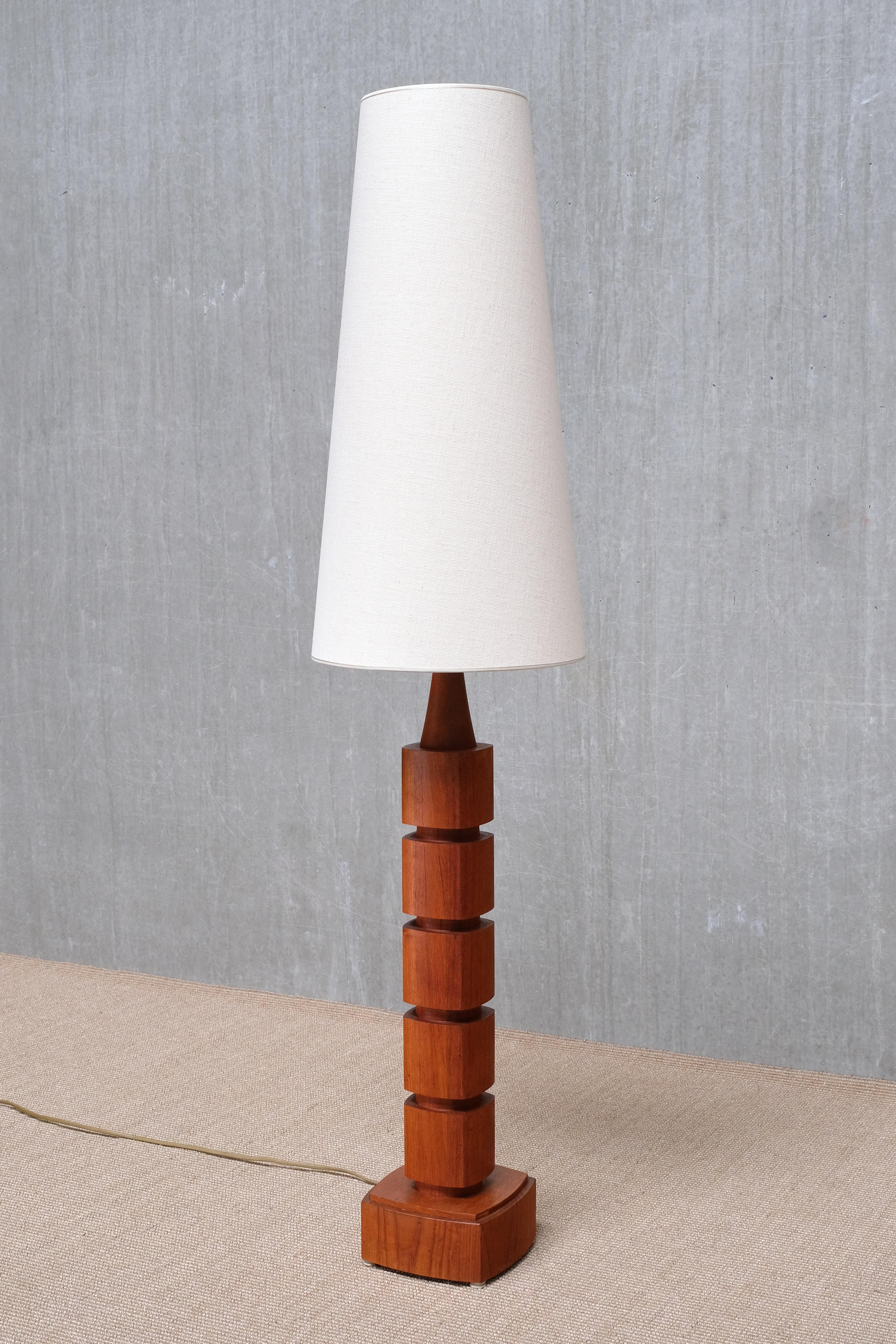 Scandinave moderne Lampadaire Eskilstuna Armaturer en Wood Wood, Suède, années 1960 en vente
