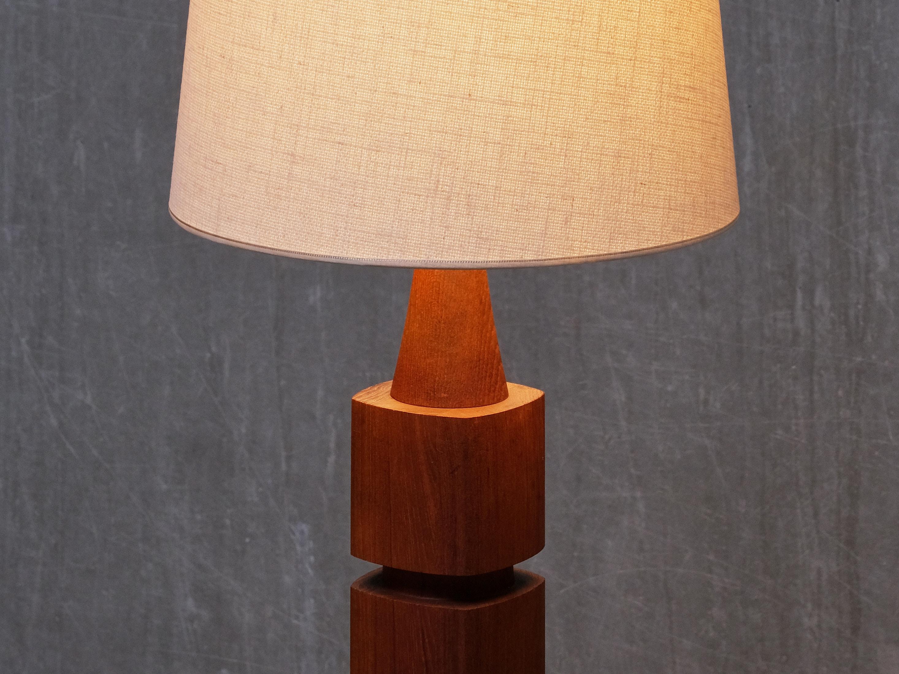 Lampadaire Eskilstuna Armaturer en Wood Wood, Suède, années 1960 Bon état - En vente à The Hague, NL