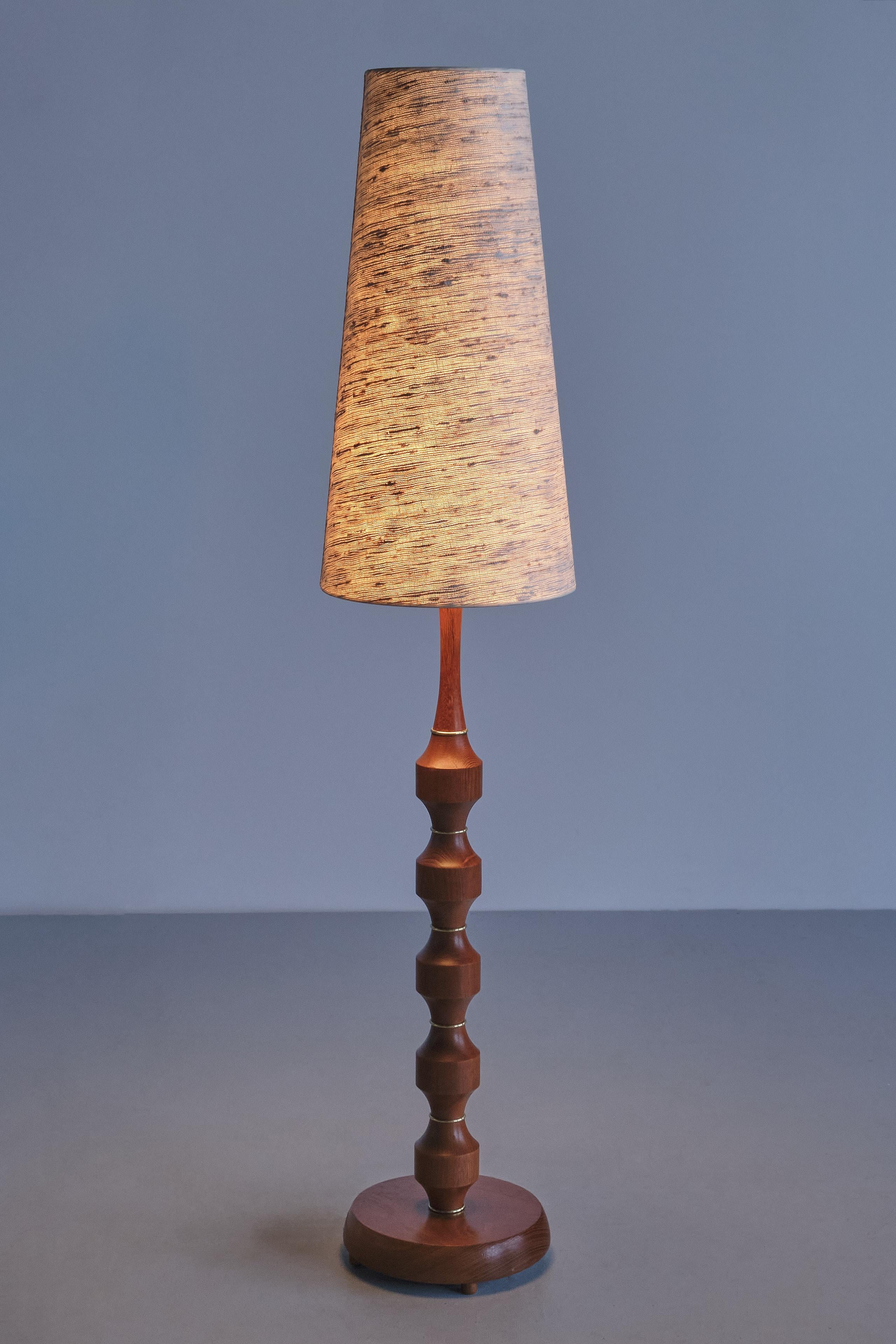 Möllers Armatur Eskilstuna Floor/ Table Lamp in Teak, Brass, Silk, Sweden, 1950s For Sale 6
