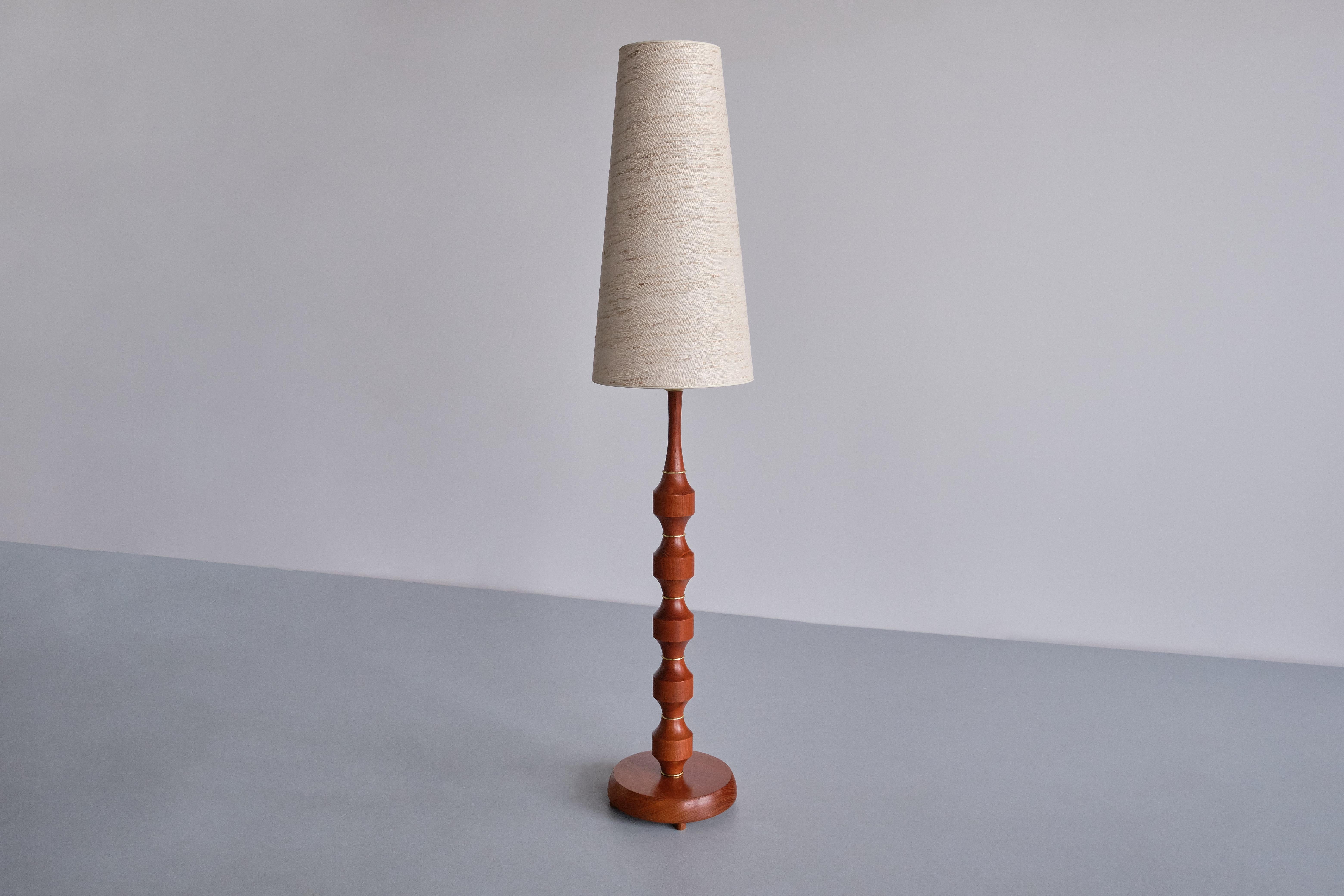 Möllers Armatur Eskilstuna Floor/ Table Lamp in Teak, Brass, Silk, Sweden, 1950s For Sale 9