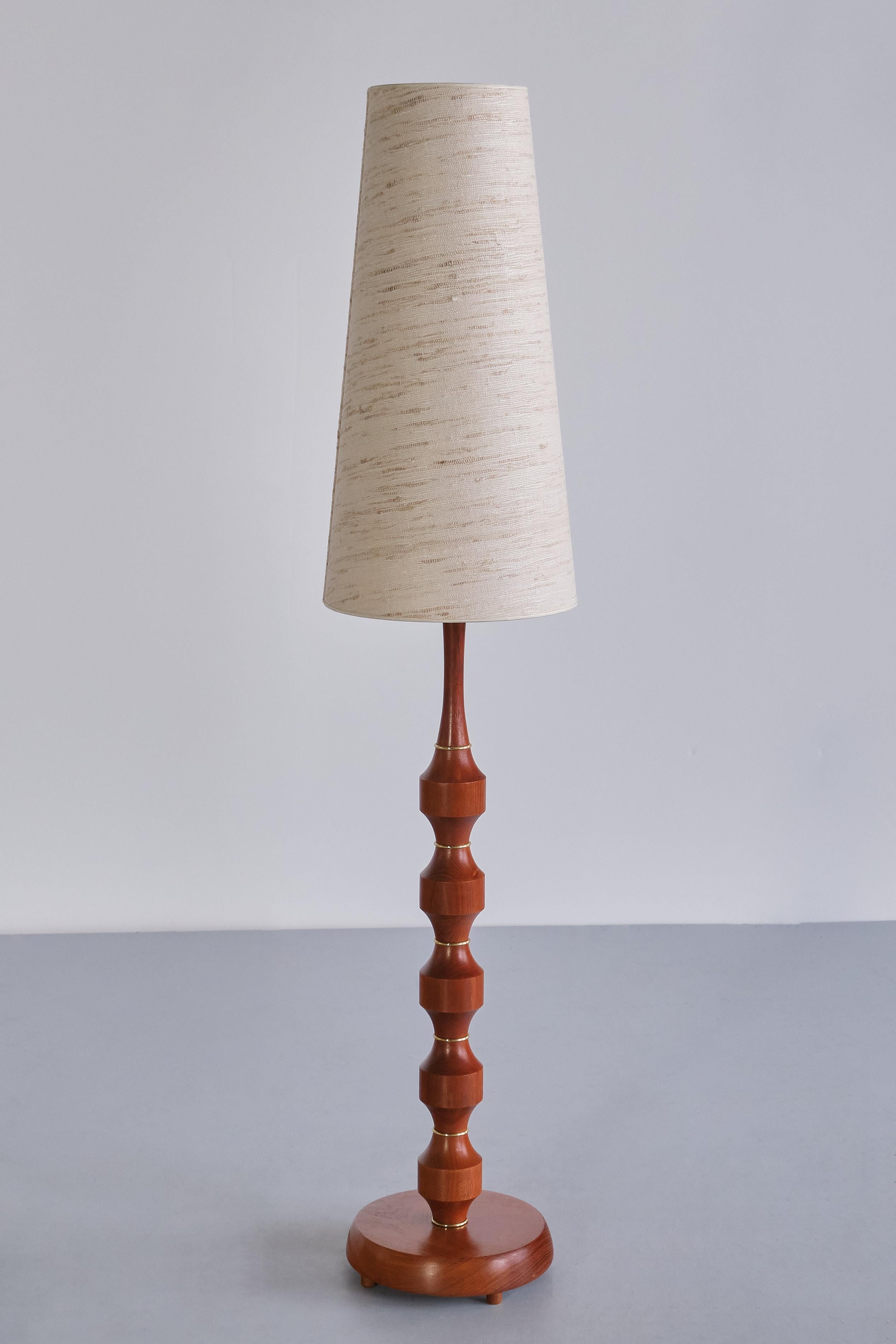 Möllers Armatur Eskilstuna Floor/ Table Lamp in Teak, Brass, Silk, Sweden, 1950s For Sale 1