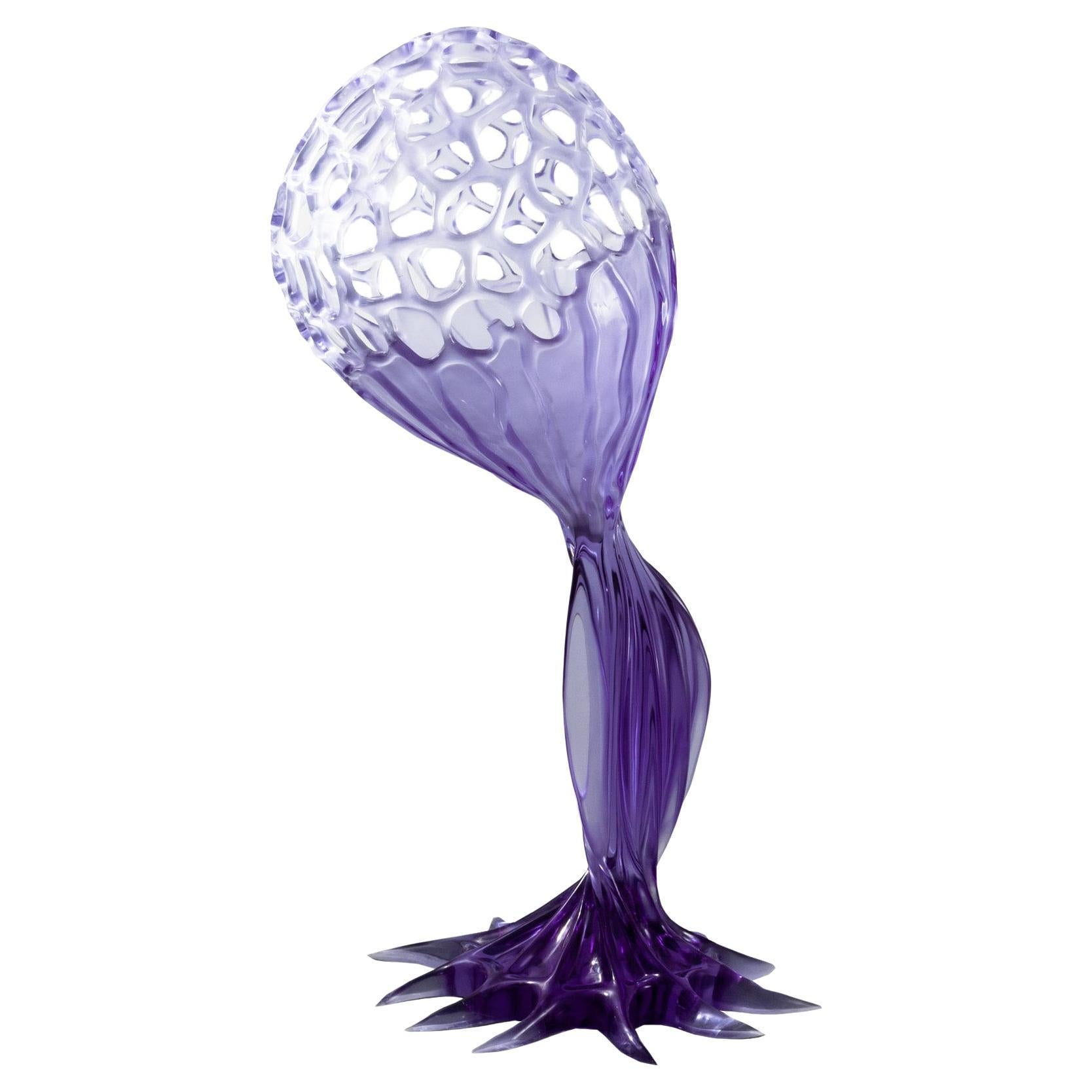 Molly Bloom Grande sculpture abstraite moderne en résine coulée violette par Karen Atta