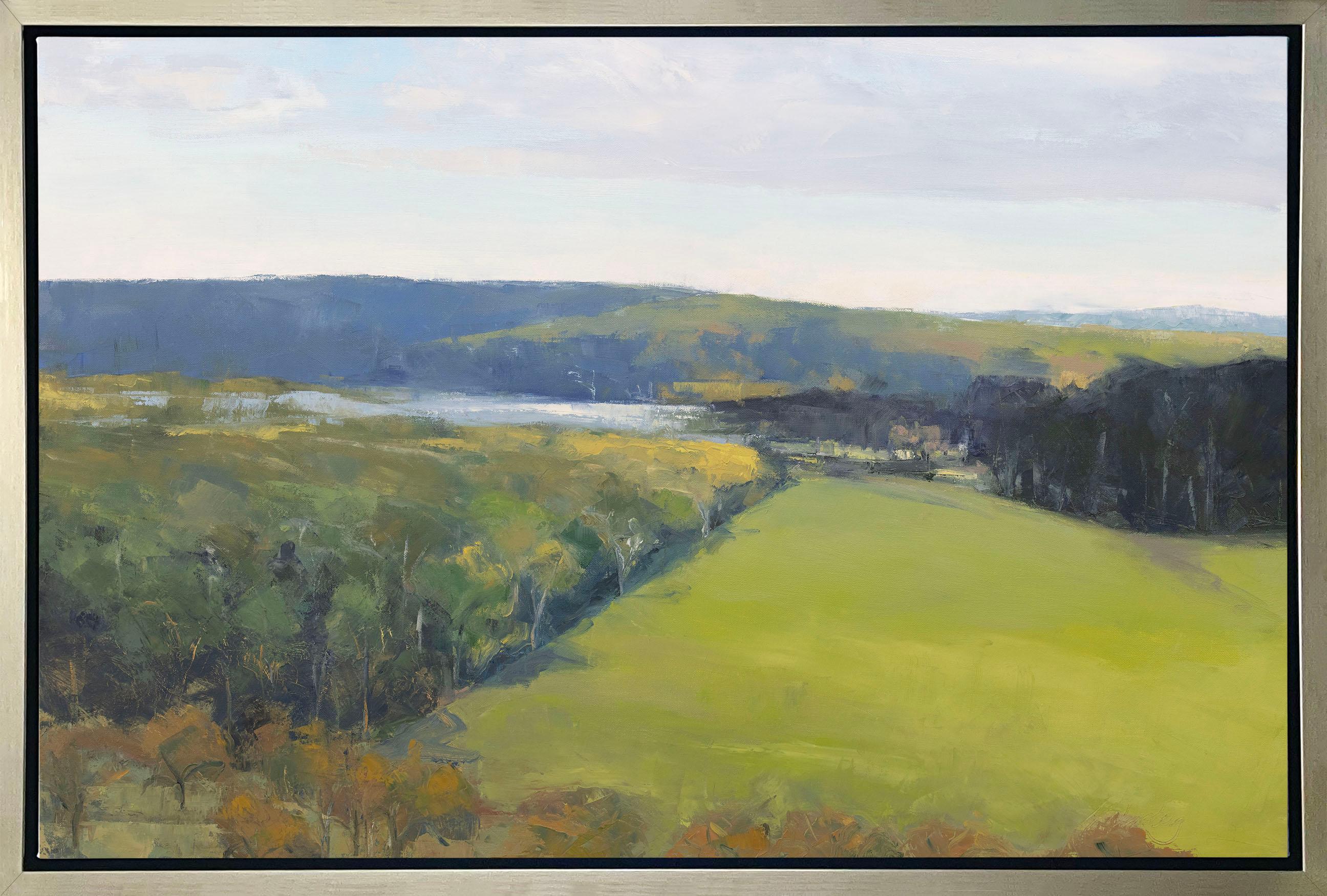 Diese limitierte Auflage des Giclée-Landschaftsdrucks von Molly Doe Wensberg hat eine Auflagenhöhe von 195. Es zeigt eine kühle blaue, grüne und gelbe Farbpalette und fängt eine Landschaftsszene mit üppigem Laub, sanften Hügeln und einem kleinen