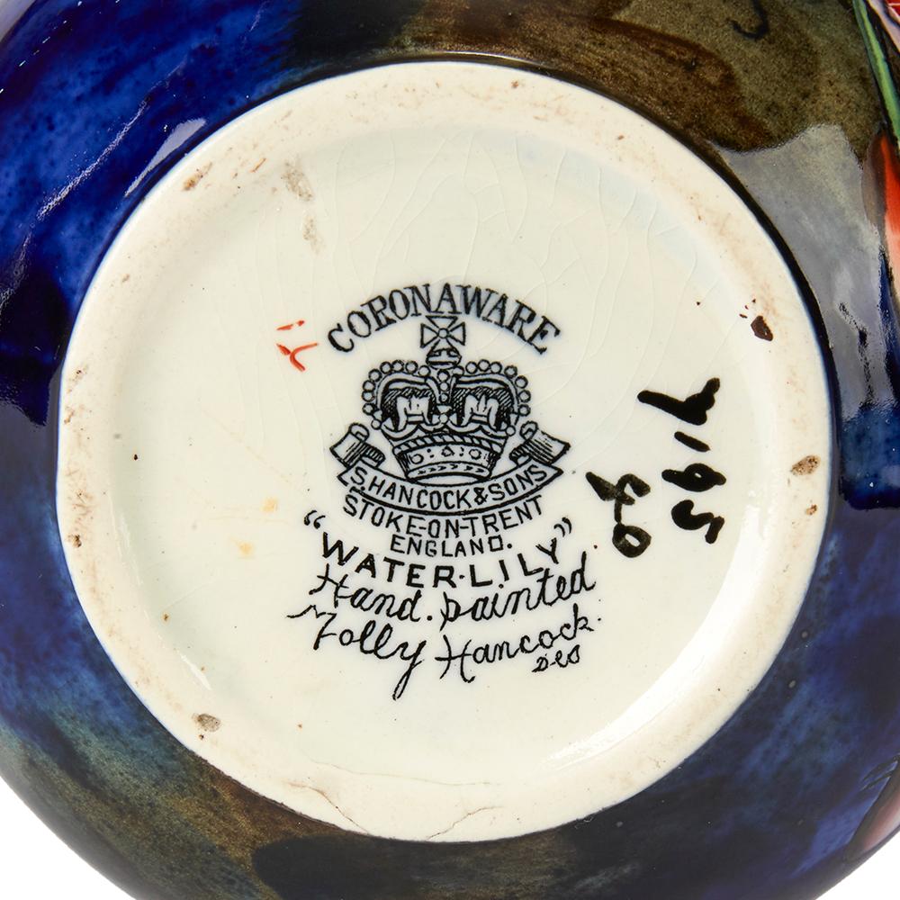 Molly Hancock Coronware Seerose bemalte Vase:: um 1920 (Tonware)