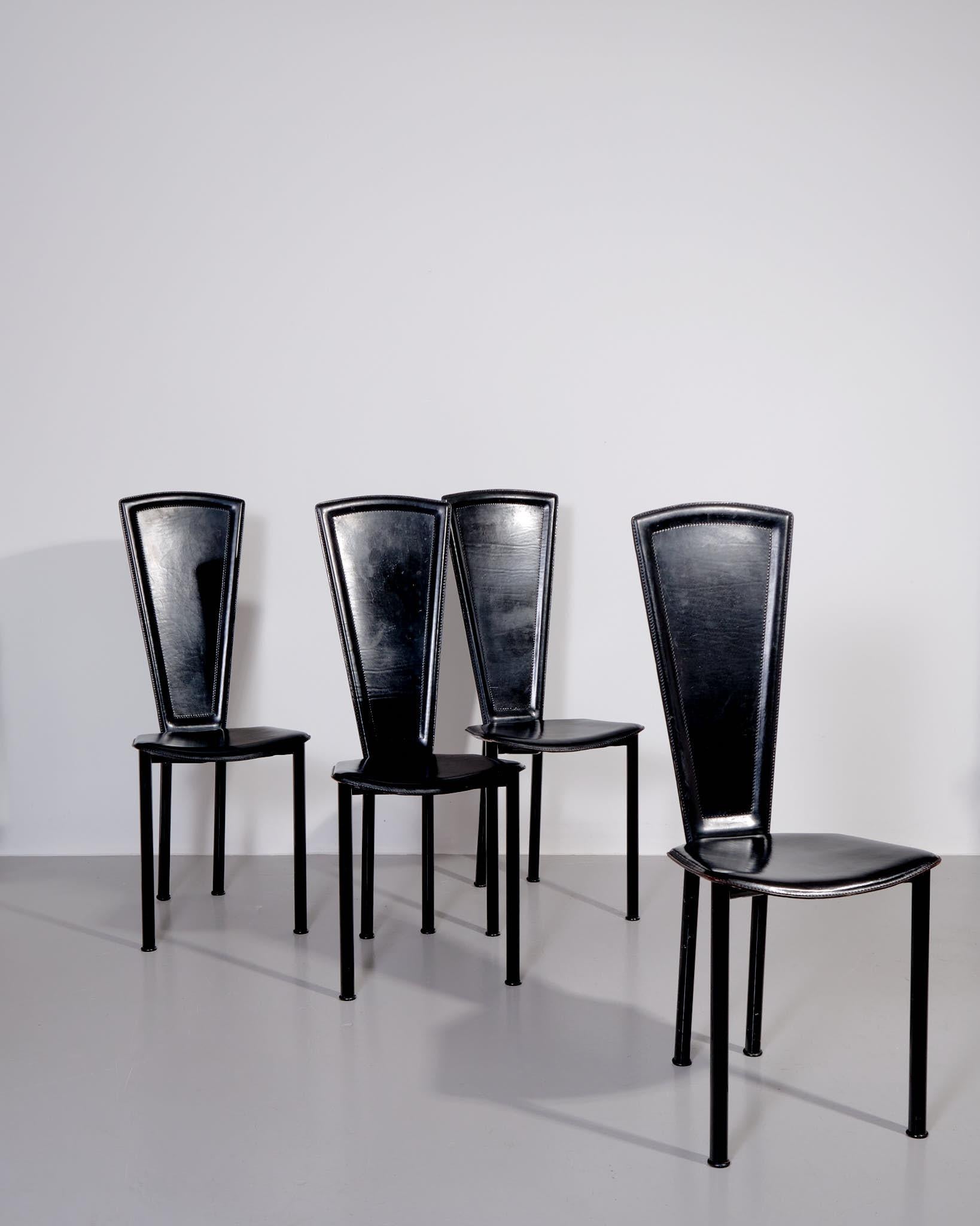 Molteni and Consonni Set of Four Black Leather Dining Chairs 1980s In Good Condition For Sale In London, GB