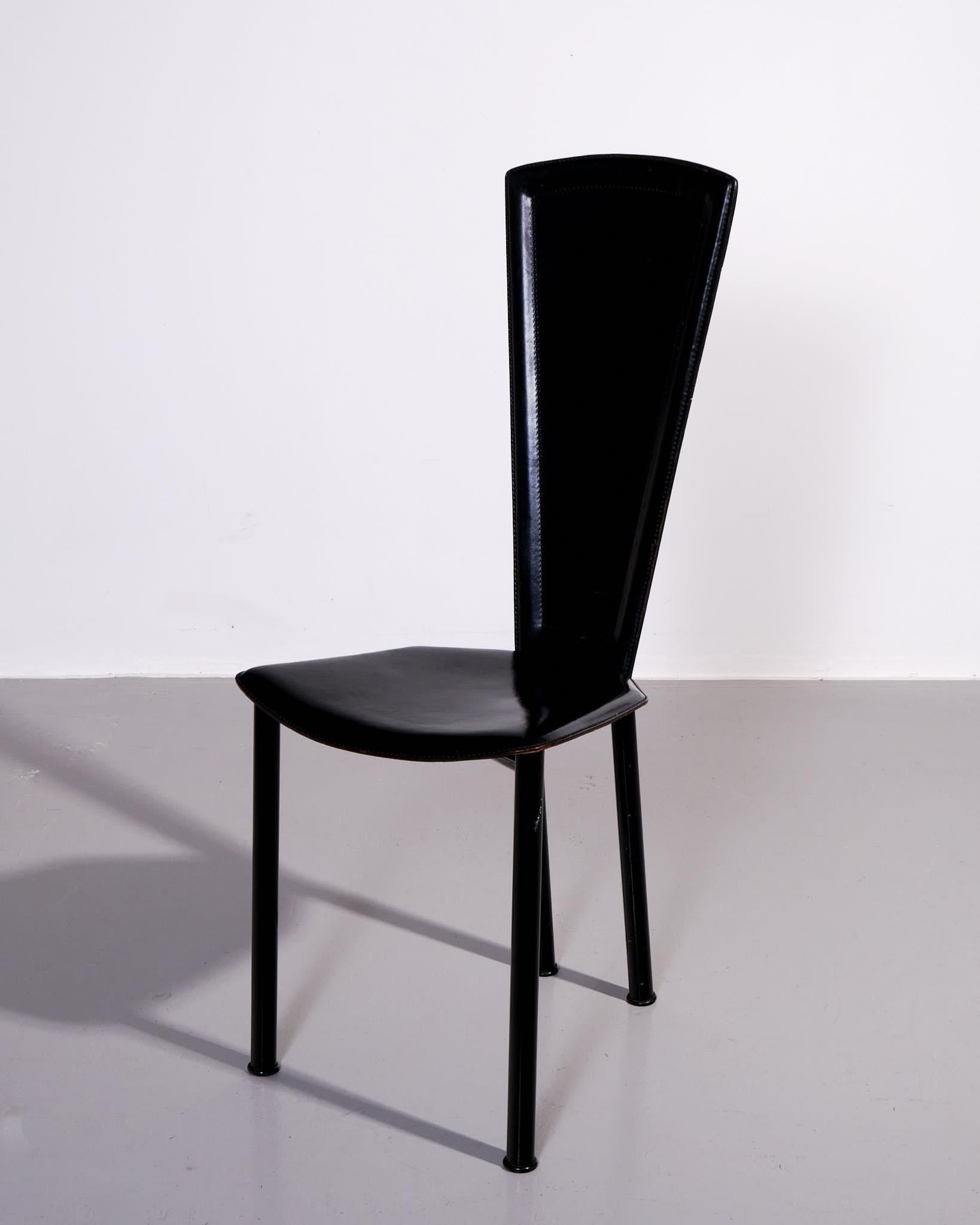 Late 20th Century Molteni and Consonni Set of Four Black Leather Dining Chairs 1980s For Sale