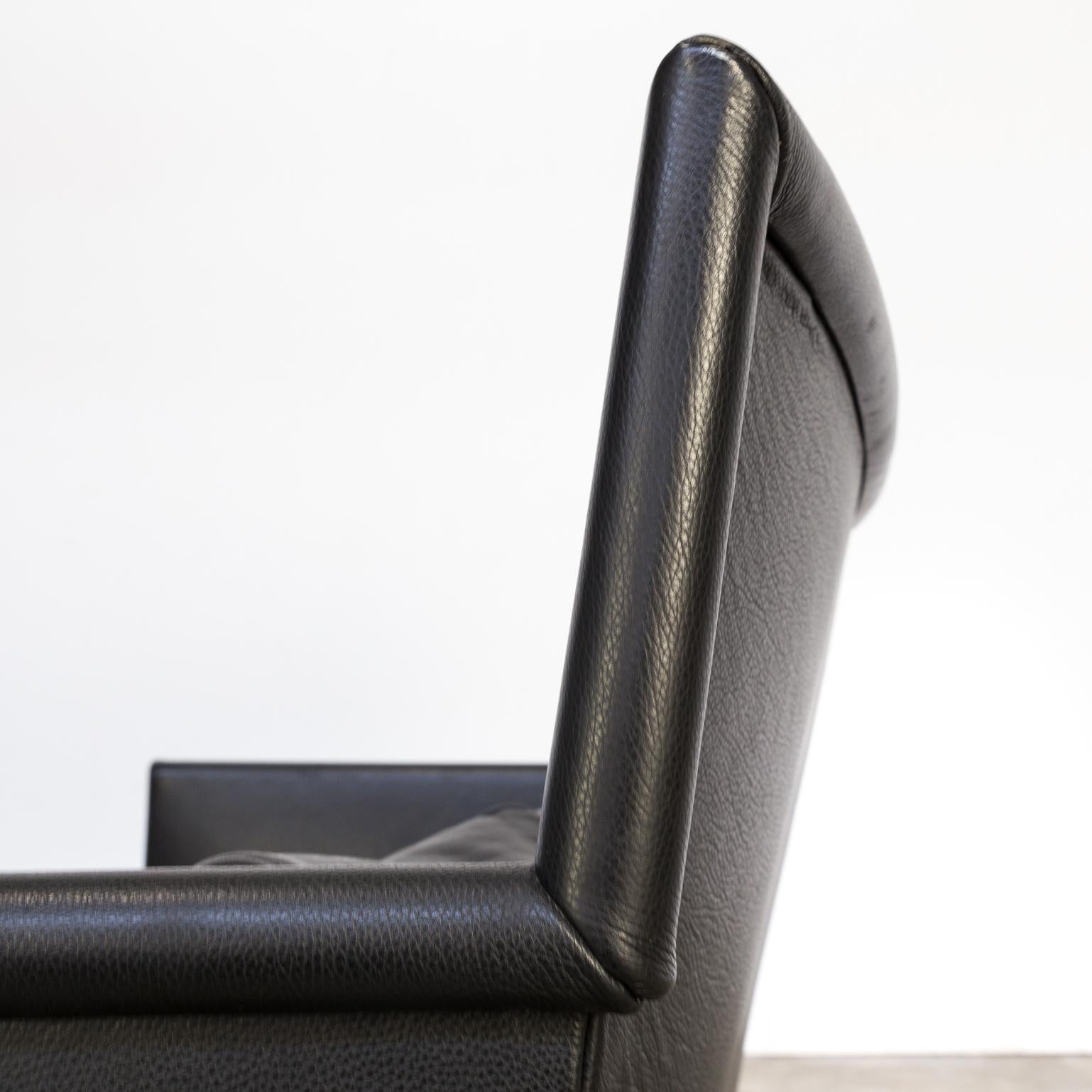 Molteni & C Black Leather Double Seat Sofa For Sale 3