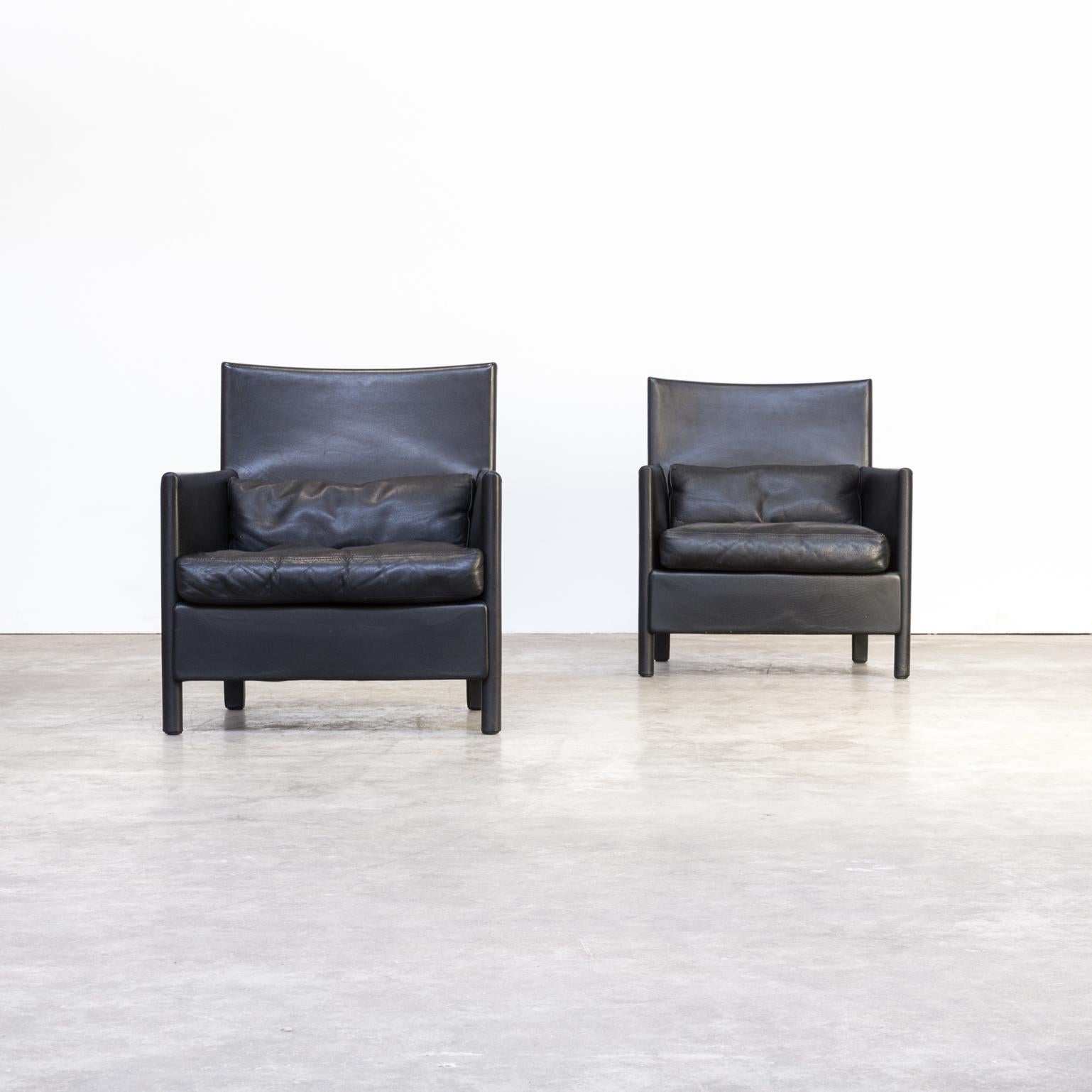 Mid-Century Modern Molteni & C Black Leather Lounge Fauteuil Set of 2 For Sale