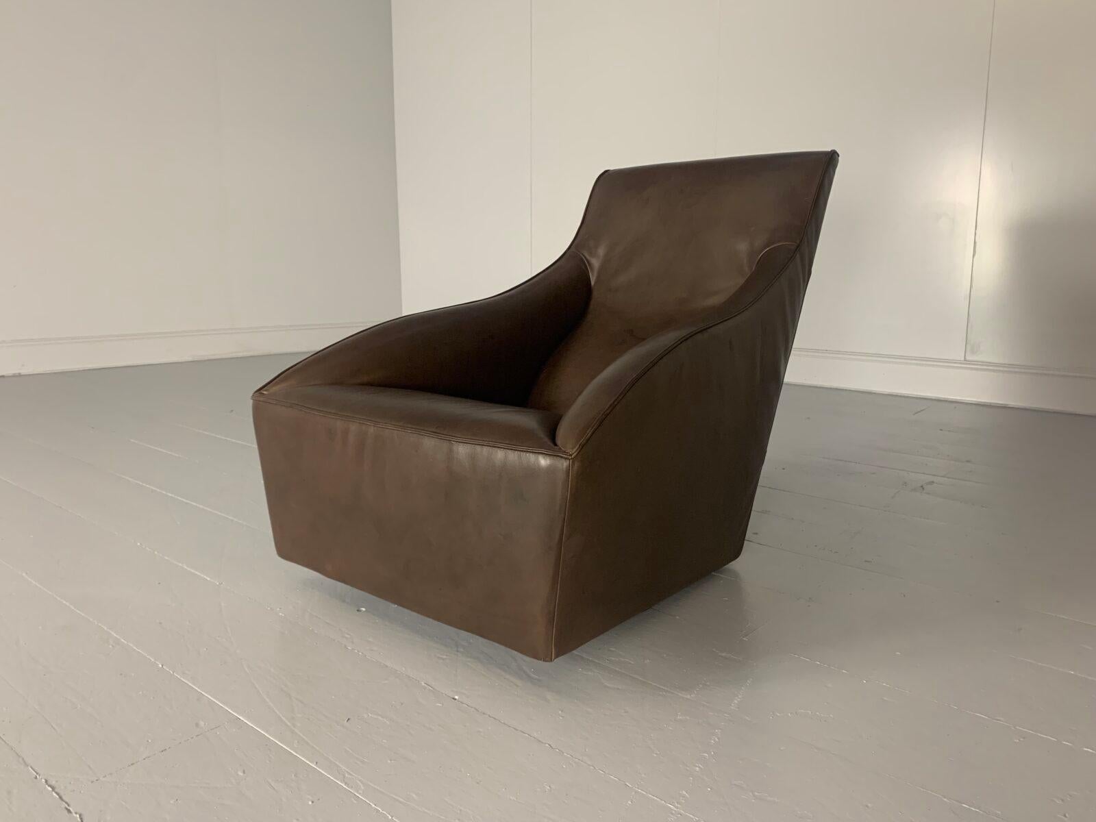 Contemporary Molteni & C “Doda” Armchair - In Pale-Walnut Brown Leather For Sale