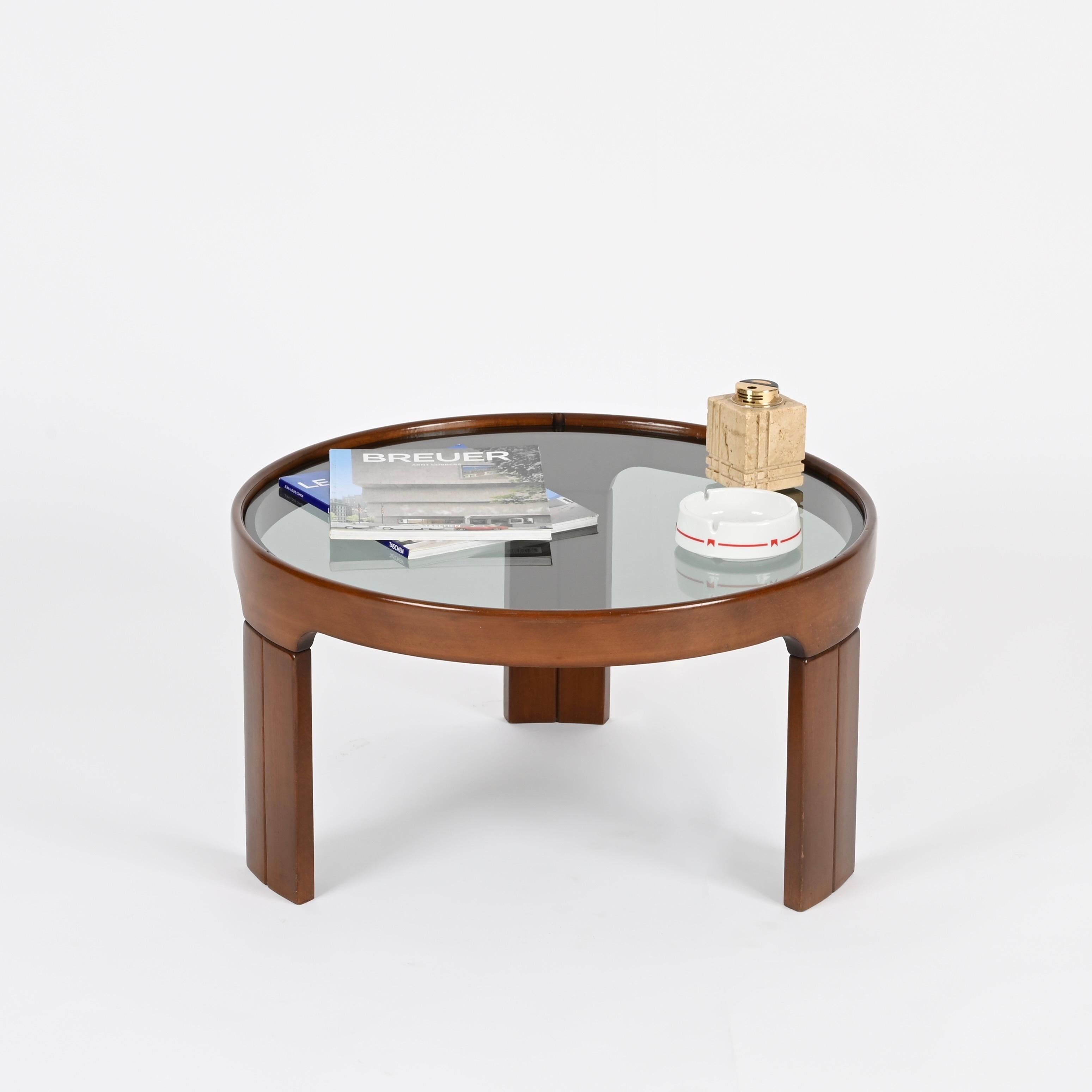 Molteni Italian Round Coffee Table in Walnut with Smoked Glass, 1960s en vente 3