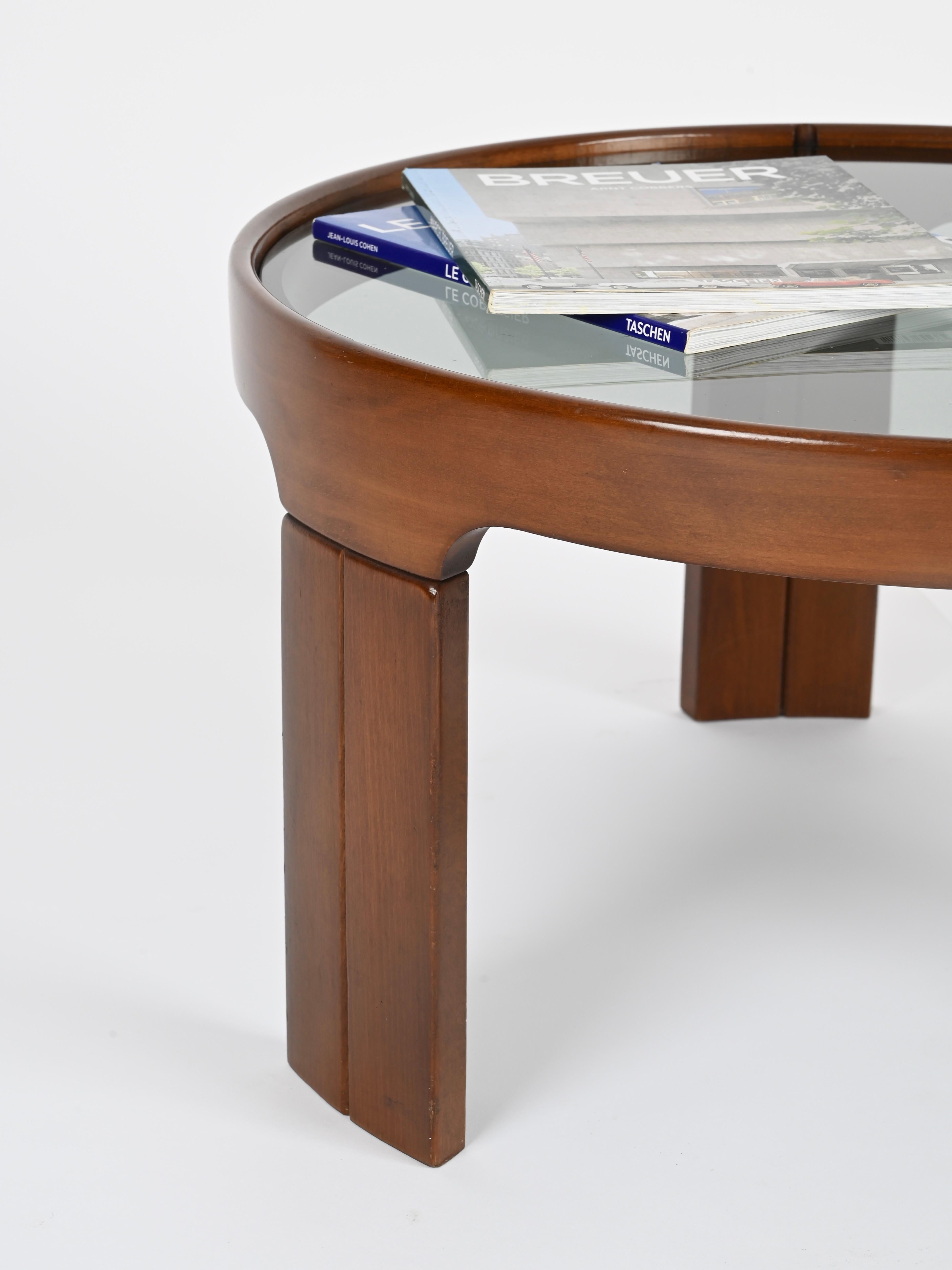 Molteni Italian Round Coffee Table in Walnut with Smoked Glass, 1960s en vente 4
