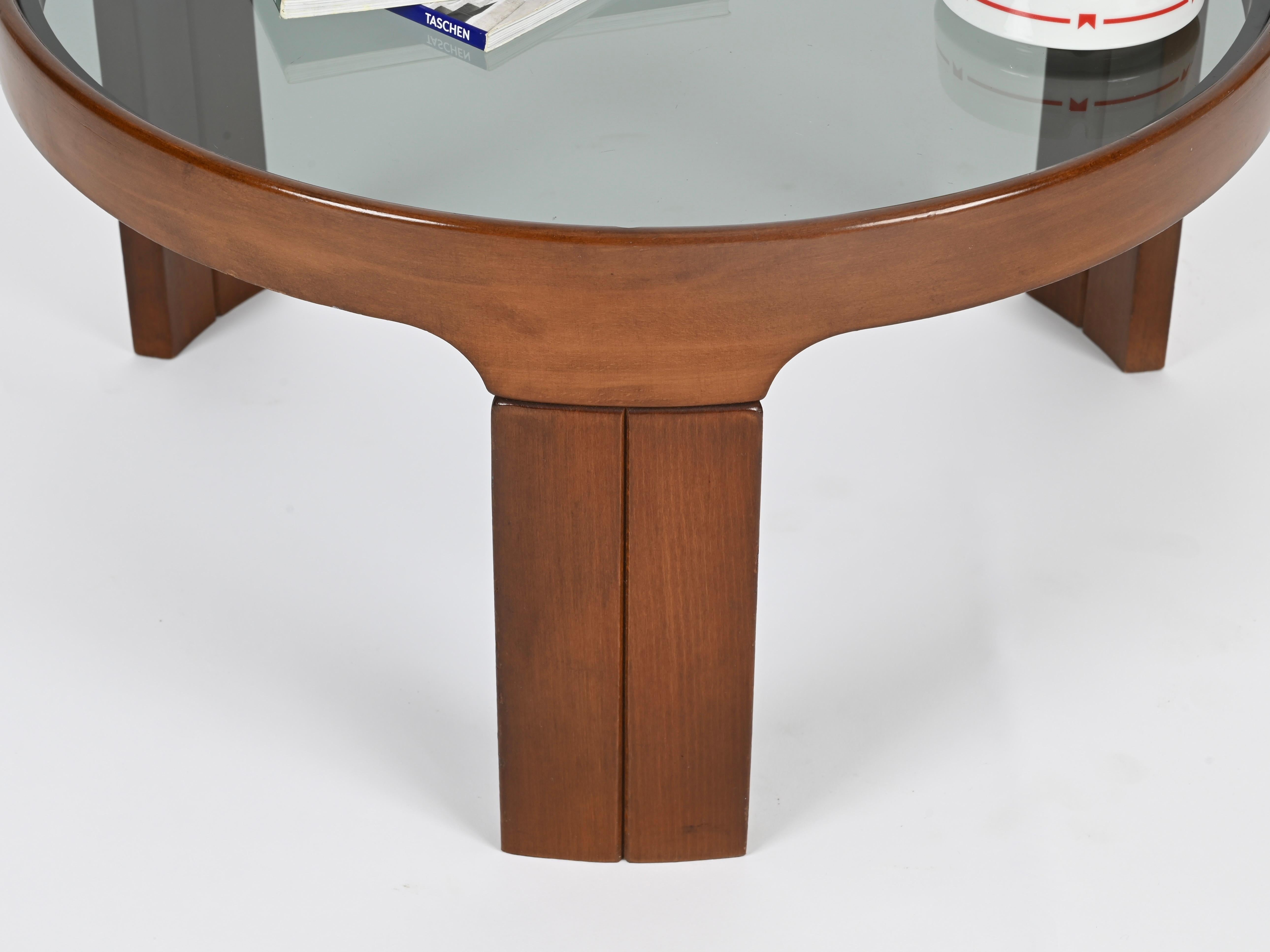 Molteni Italian Round Coffee Table in Walnut with Smoked Glass, 1960s en vente 5