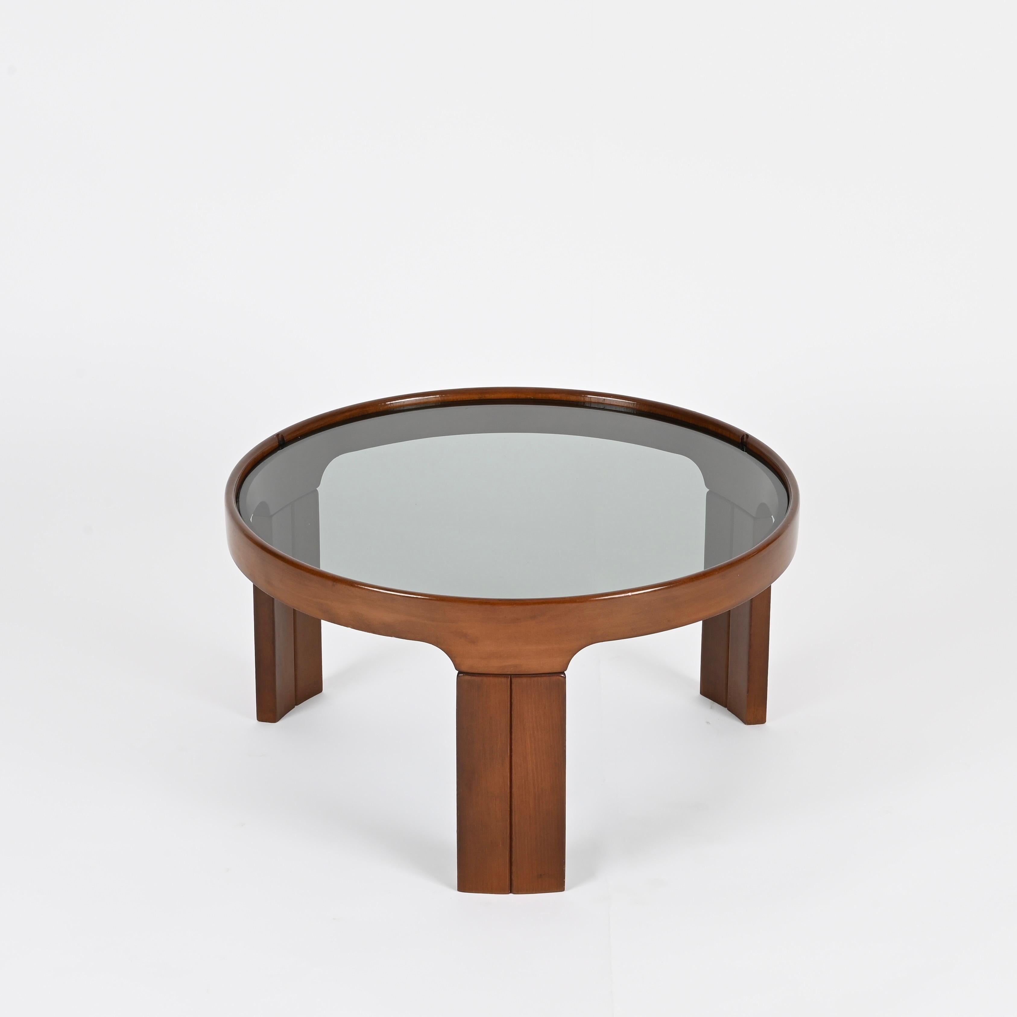italien Molteni Italian Round Coffee Table in Walnut with Smoked Glass, 1960s en vente