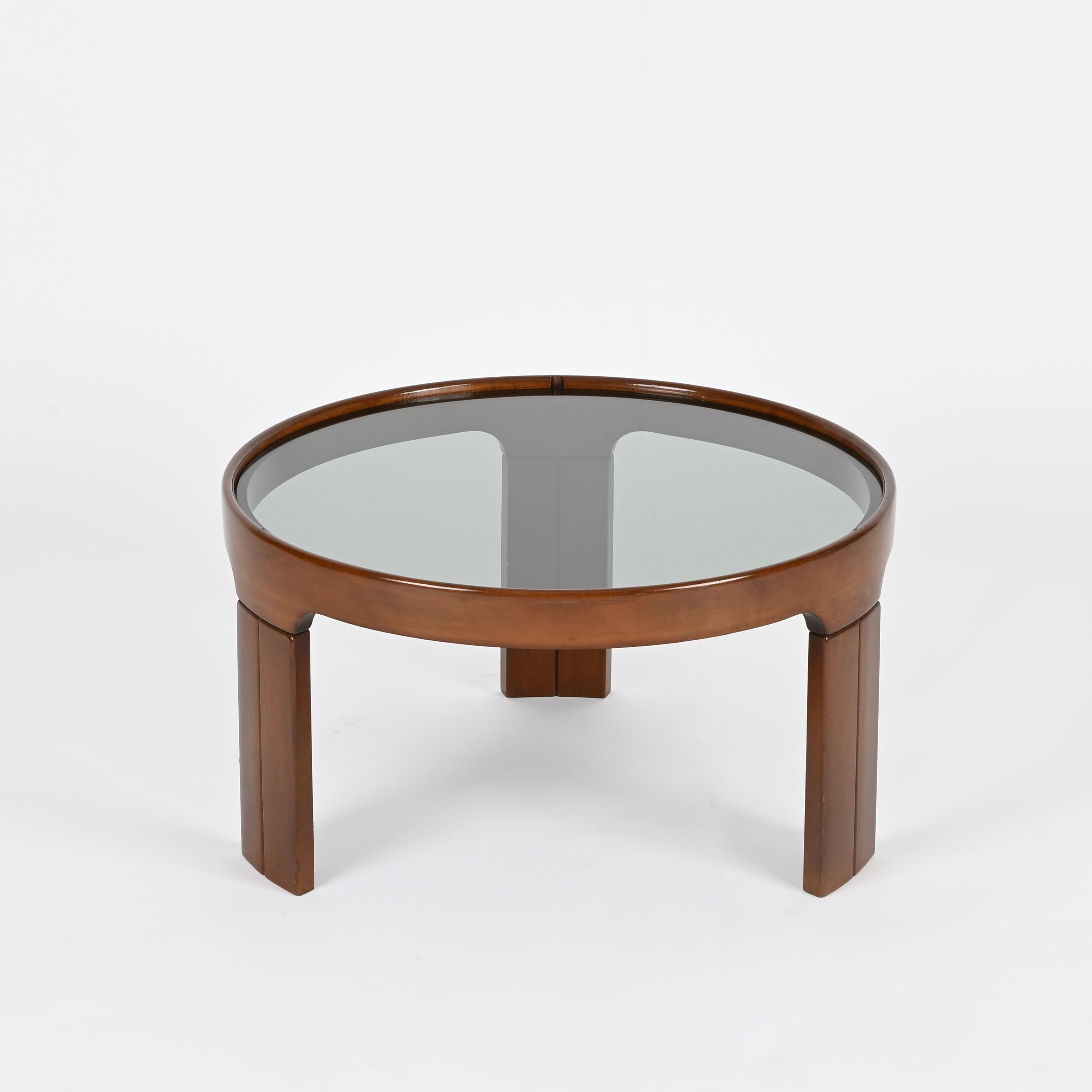 Molteni Italian Round Coffee Table in Walnut with Smoked Glass, 1960s en vente 1