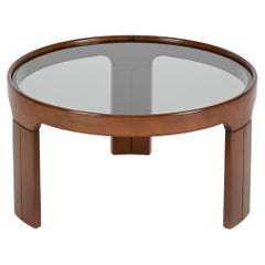 Tavolino rotondo italiano di Molteni in noce con vetro fumé, anni '60