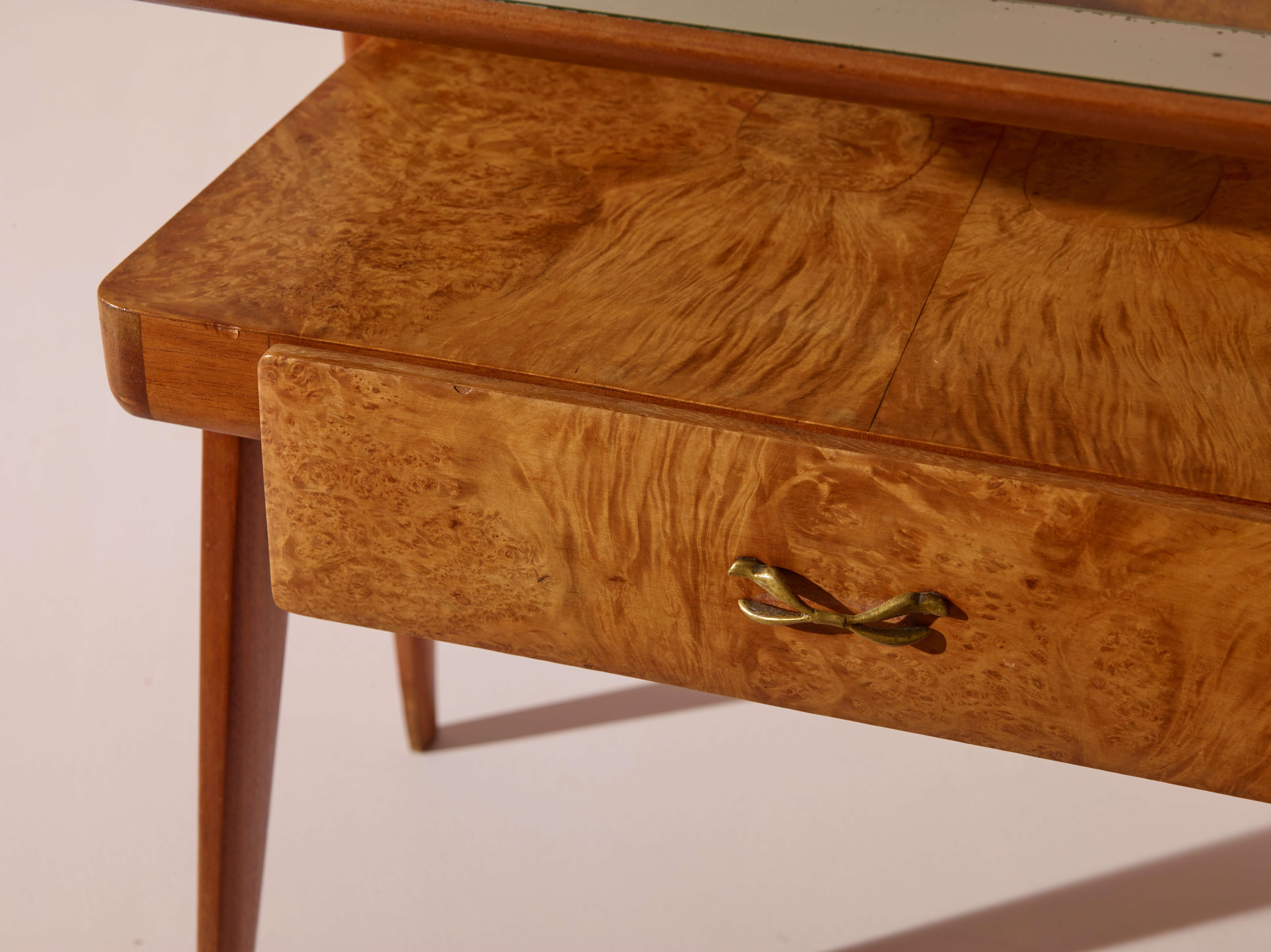 Italian Molteni night stands in walnut and walnut burl, Italy, 1950s