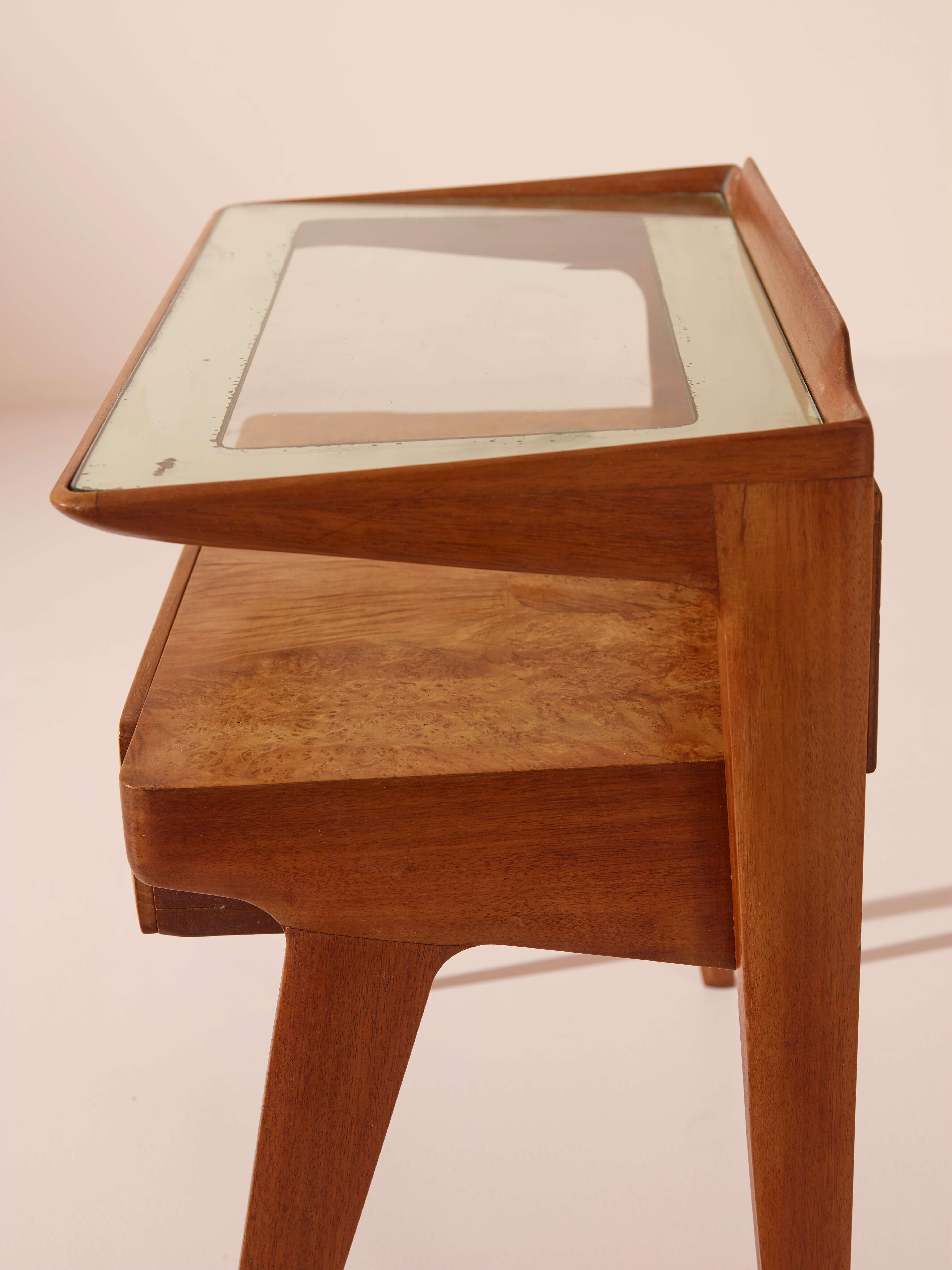 Mid-20th Century Molteni night stands in walnut and walnut burl, Italy, 1950s