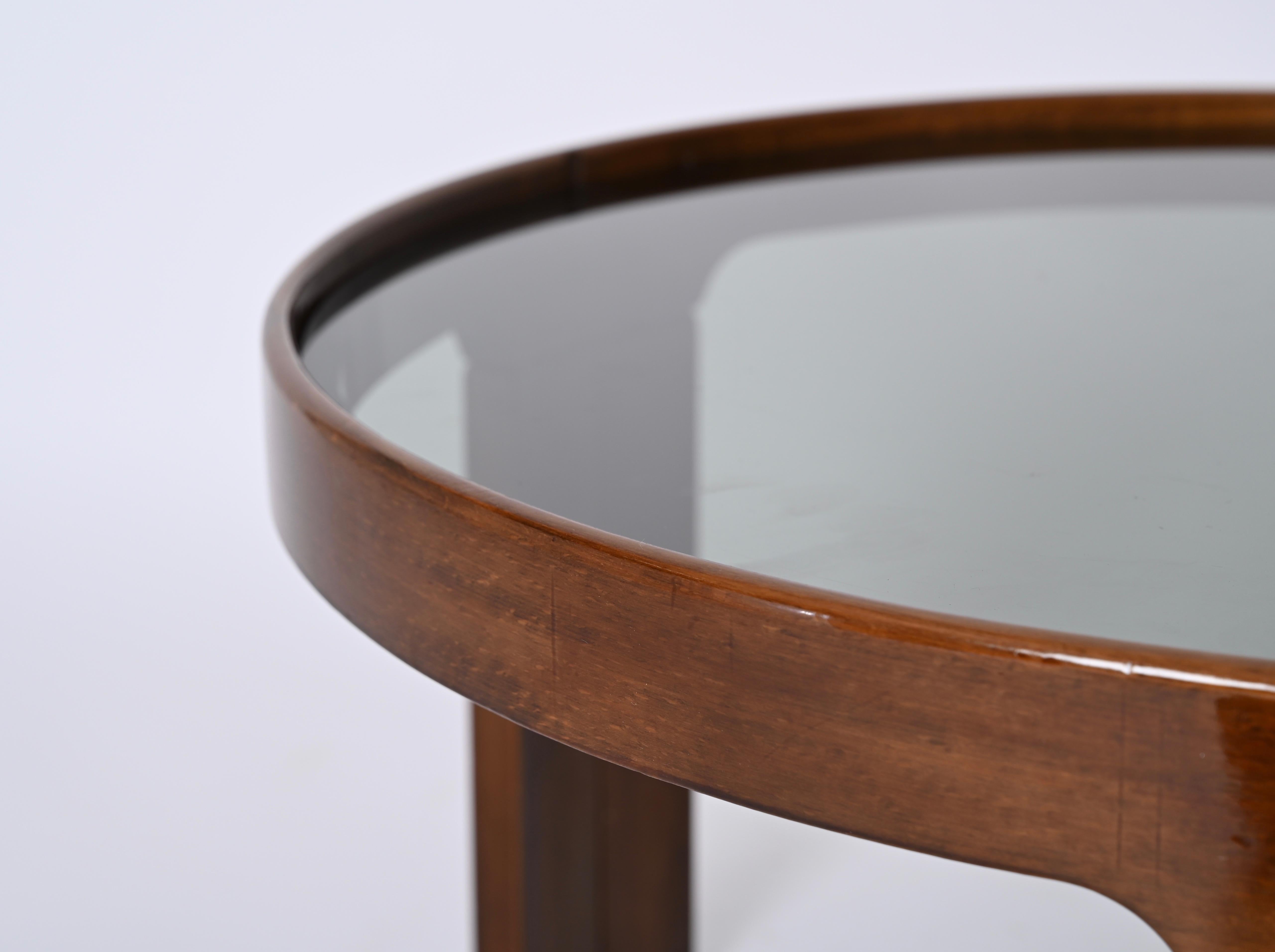 Molteni Walnut Round Coffee or Side Table With Smoked Glass, Italy 1960s In Good Condition In Roma, IT