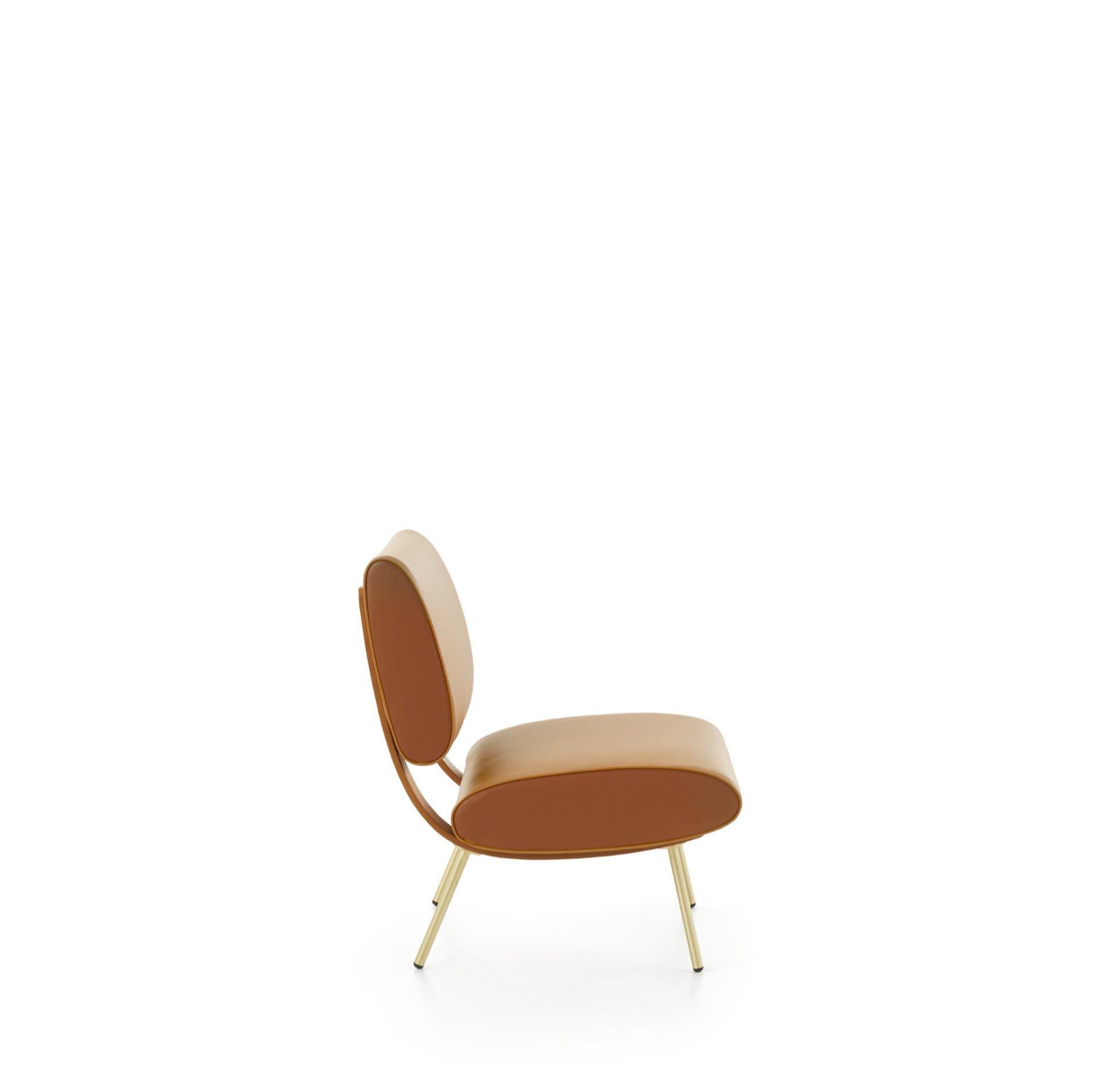 Fauteuil en cuir de Gio Ponti. Fabriqué en Italie exclusivement par Molteni&C.

La fin de la Seconde Guerre mondiale a marqué le début d'une ère de créativité, et il en va de même pour le design des meubles. Cette chaise arrondie rappelle sa