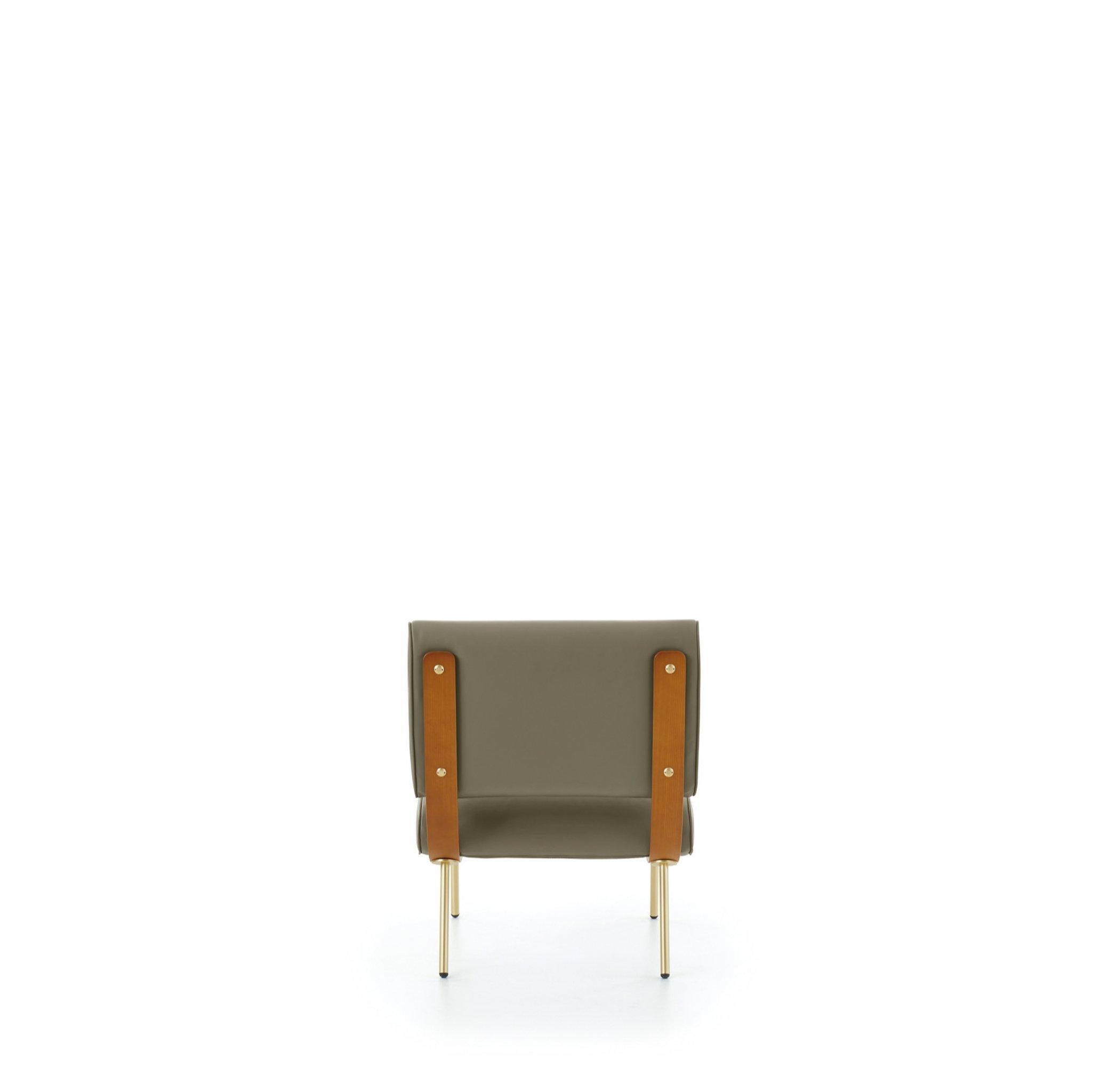 Modern Armchair in Premium Leather Molteni&C by Gio Ponti Round D.154.5 - made in Italy For Sale