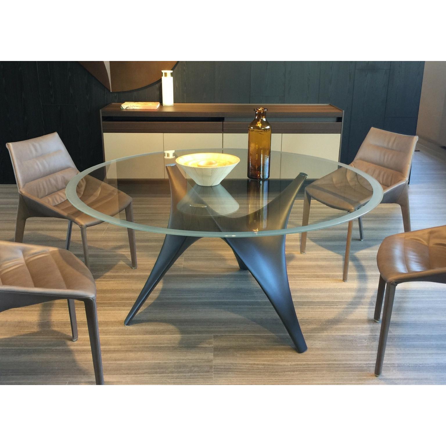 italien Table de salle à manger Molteni&C à arc rond avec plateau en verre et base en ciment en vente