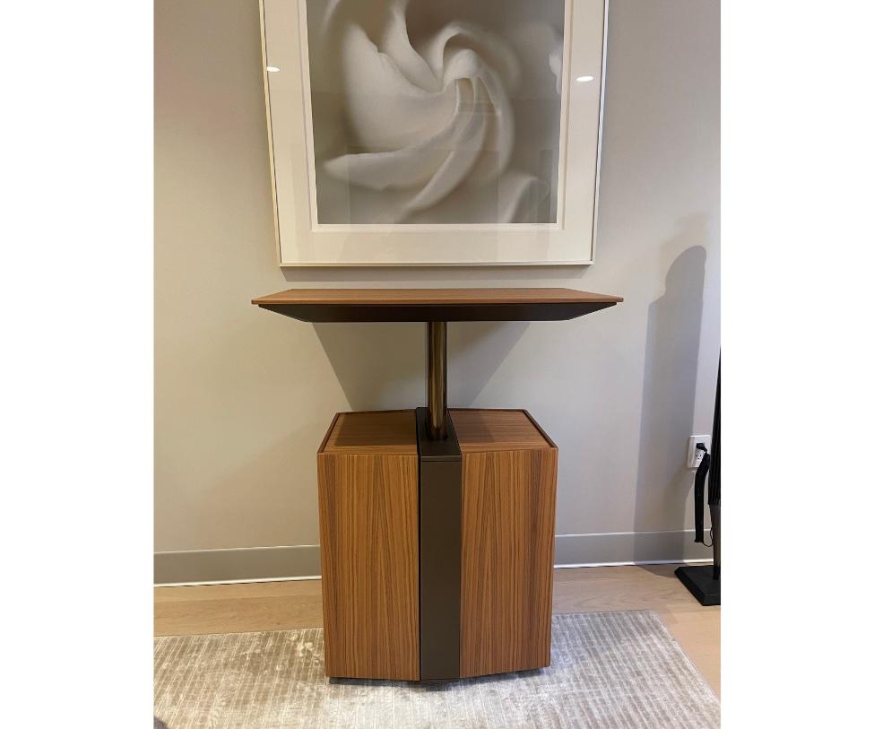 Molteni&C Touchdown Workstation Desk by Studio Klass In Excellent Condition For Sale In Boston, MA