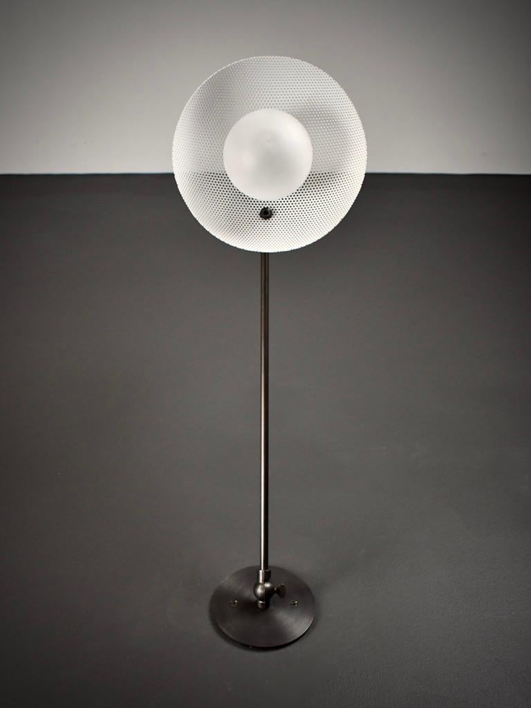 Lampe de lecture Molto en bronze et maille émaillée par Blueprint Lighting Neuf - En vente à New York, NY