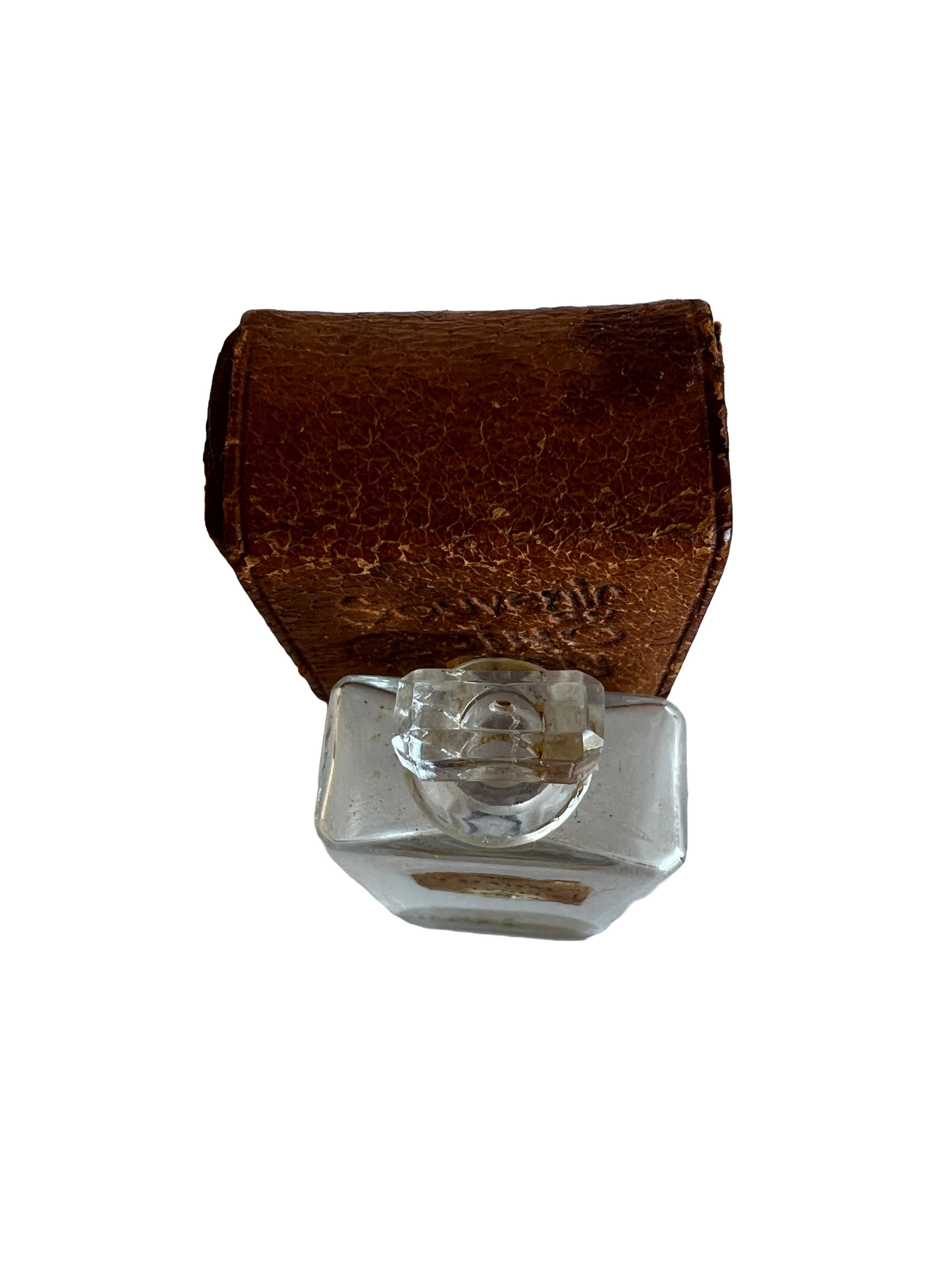 Women's or Men's Molyneux Charm Perfume Bottle Glass Dauber Stopper Souvenir du Casino D'Evian For Sale