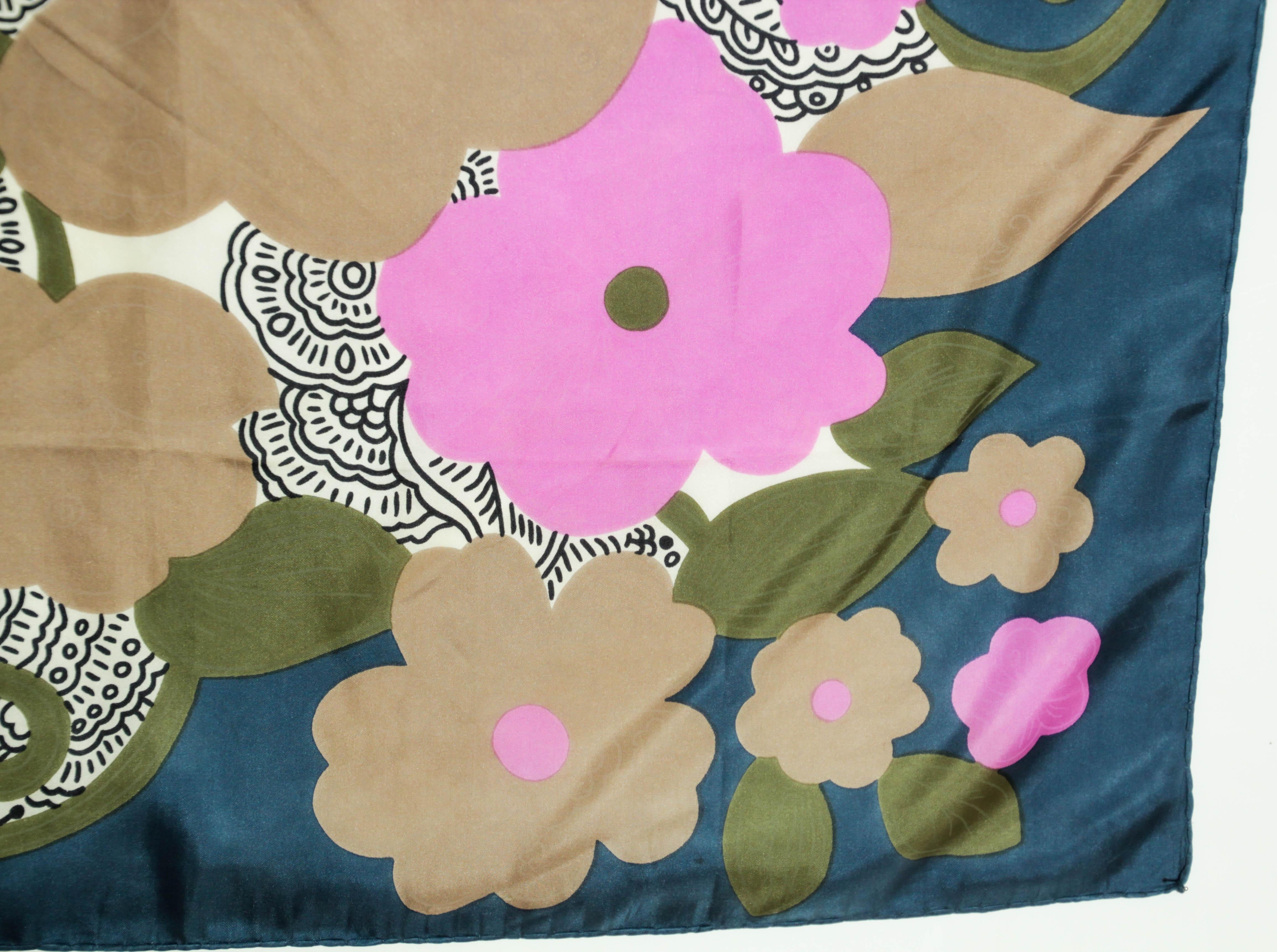 Women's or Men's Molyneux Paris Silk Scarf Rolled Edges 1980s For Sale