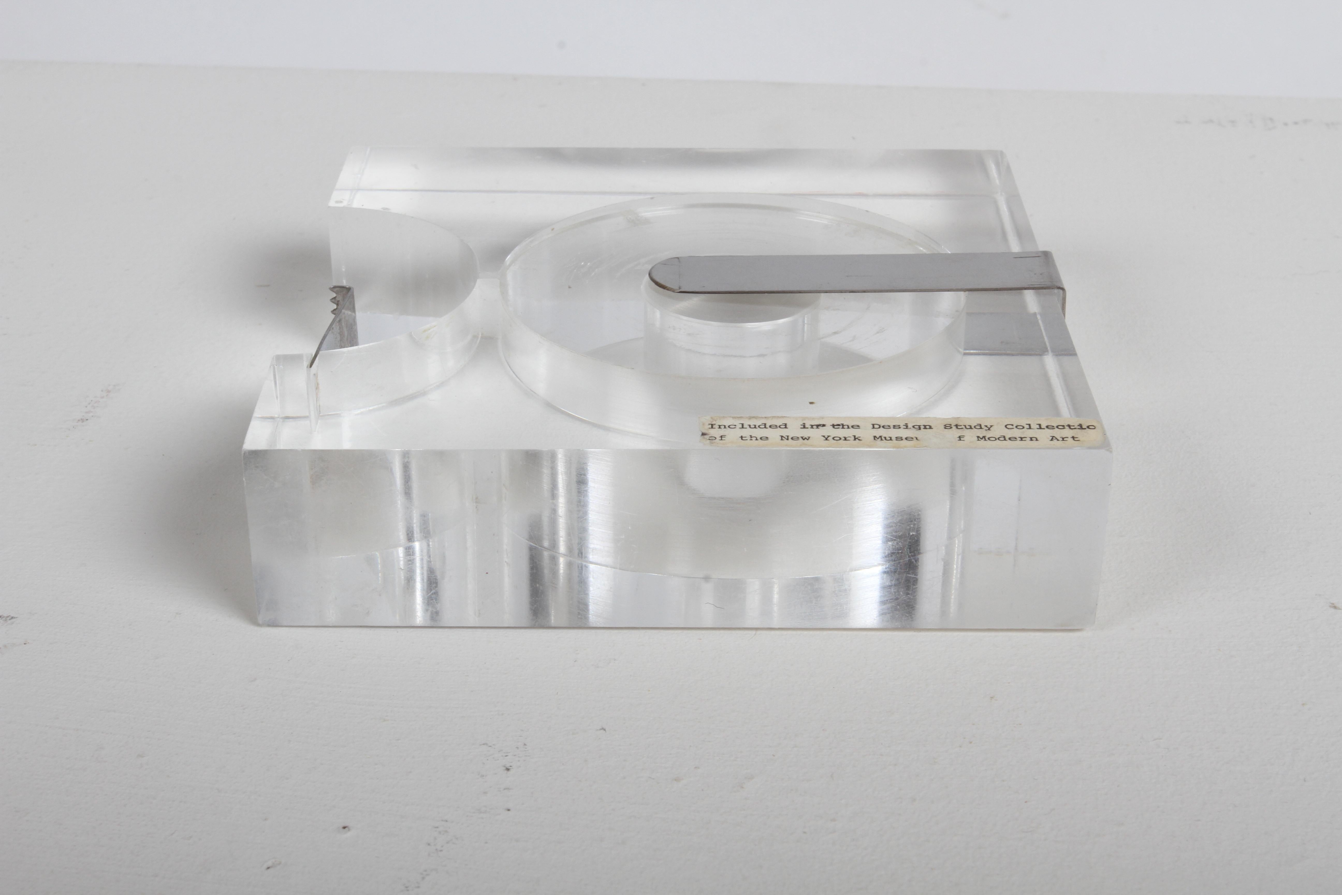 MOMA Robert P. Gottlieb Mid-Century Modern Designed Lucite Tape Dispenser 63'-73 For Sale 6
