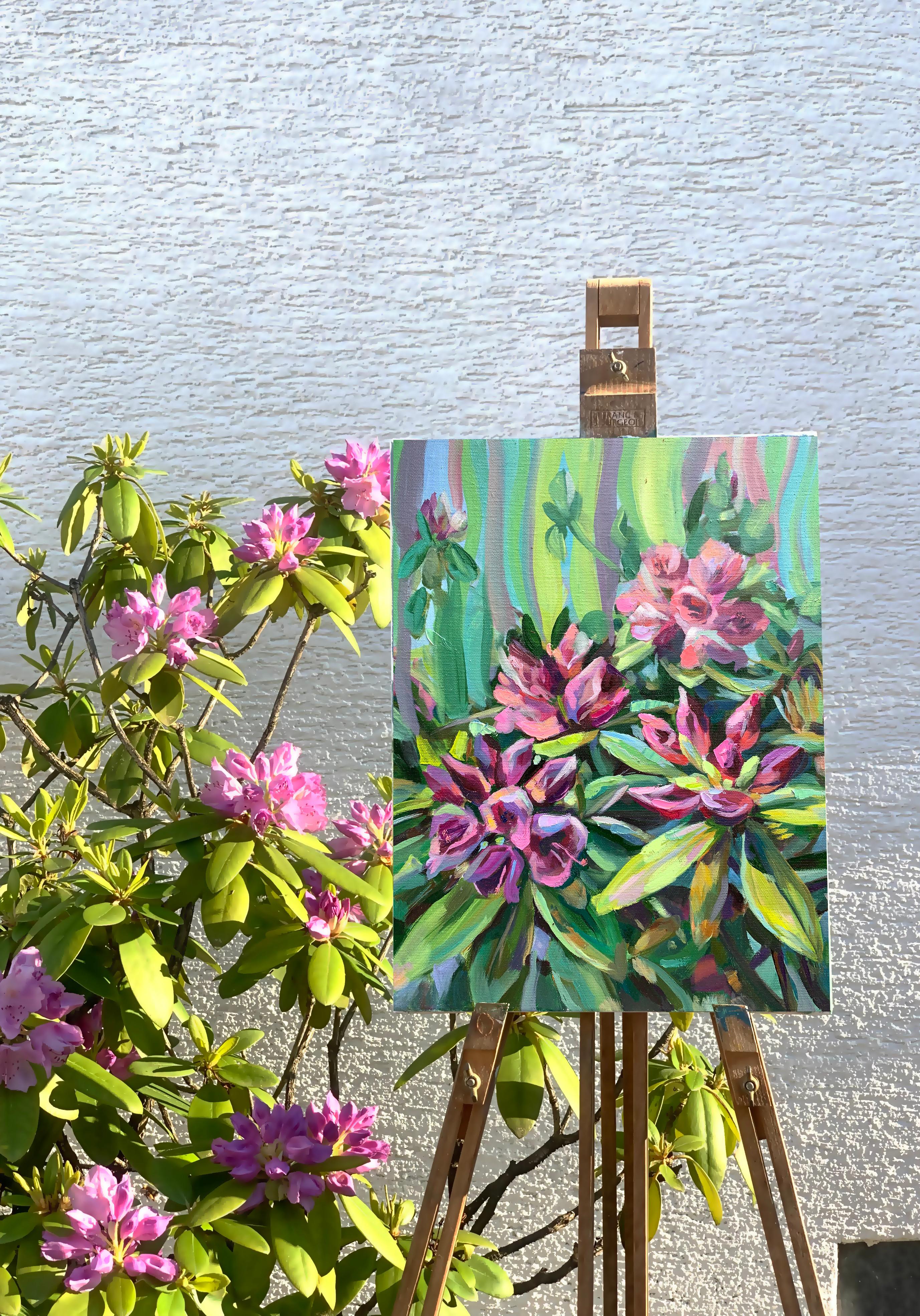 Impresión Giclée sobre Lienzo.
Acabado pintado a mano con pinceladas originales y pinturas al óleo.
La floración de los rododendros en mayo siempre nos dice que el verano ya está aquí, ¡está cerca! 
Los colores brillantes y positivos del cuadro nos