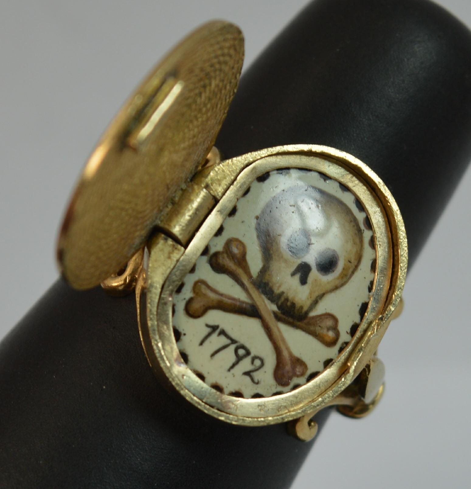 Momento Mori Skull Design 9 Carat Gold Locket Signet Ring 7