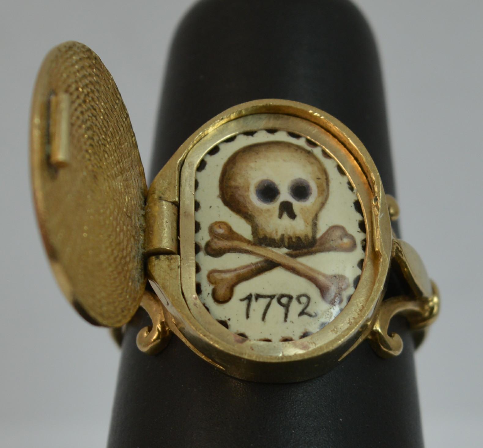 Momento Mori Skull Design 9 Carat Gold Locket Signet Ring 9