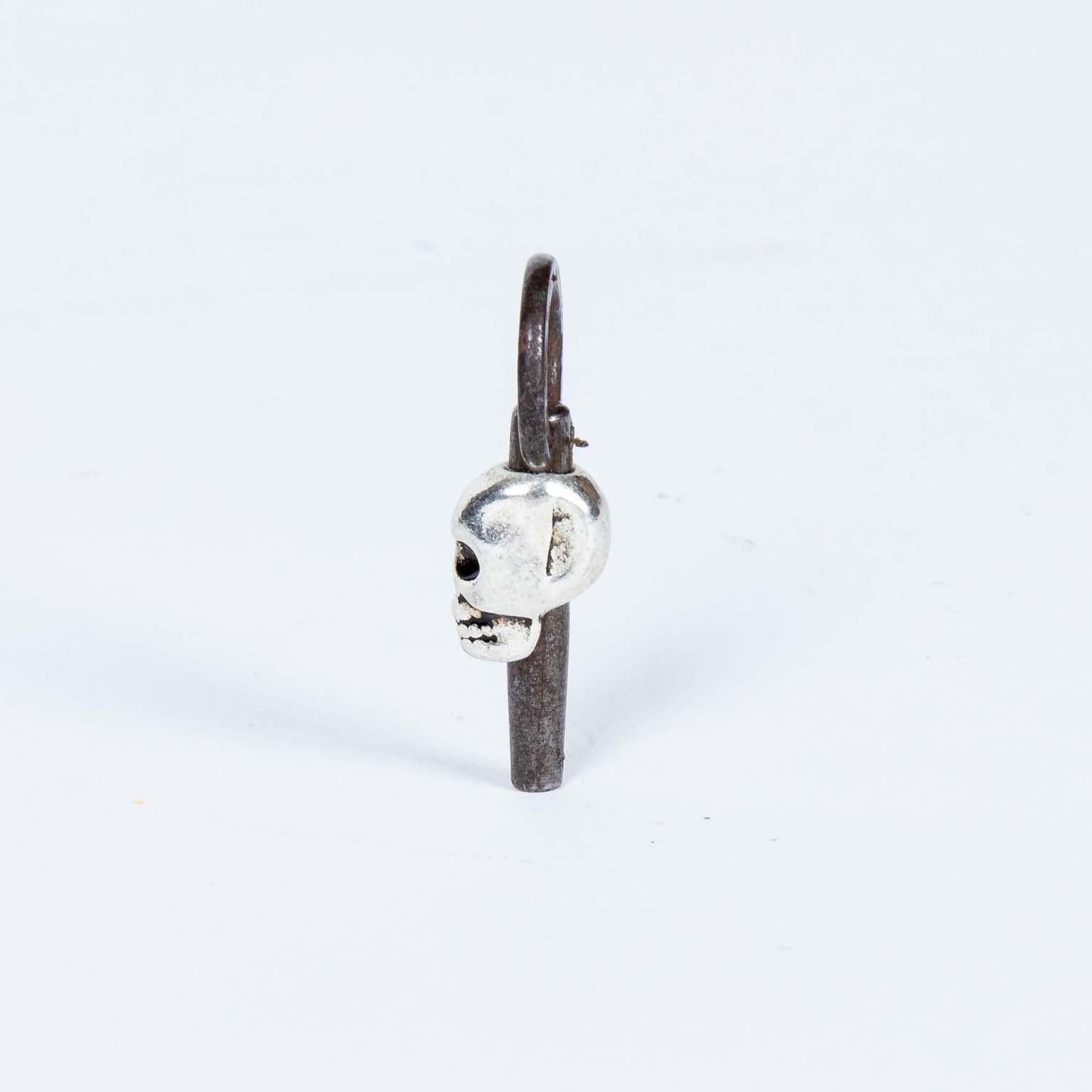Momento Mori Skull Pocket watch Key In Good Condition For Sale In Stamford, CT