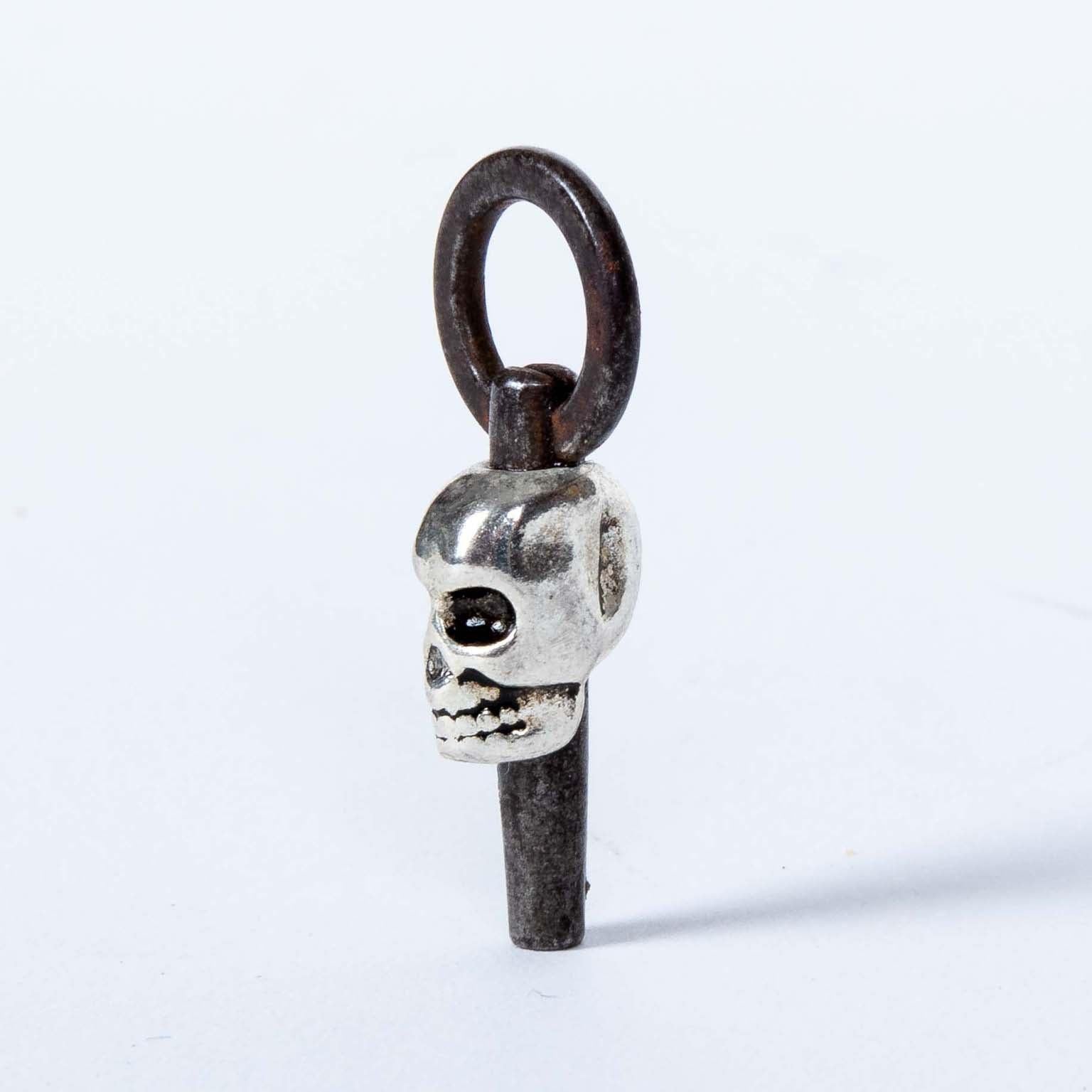 Momento Mori Skull Pocket watch Key For Sale 1