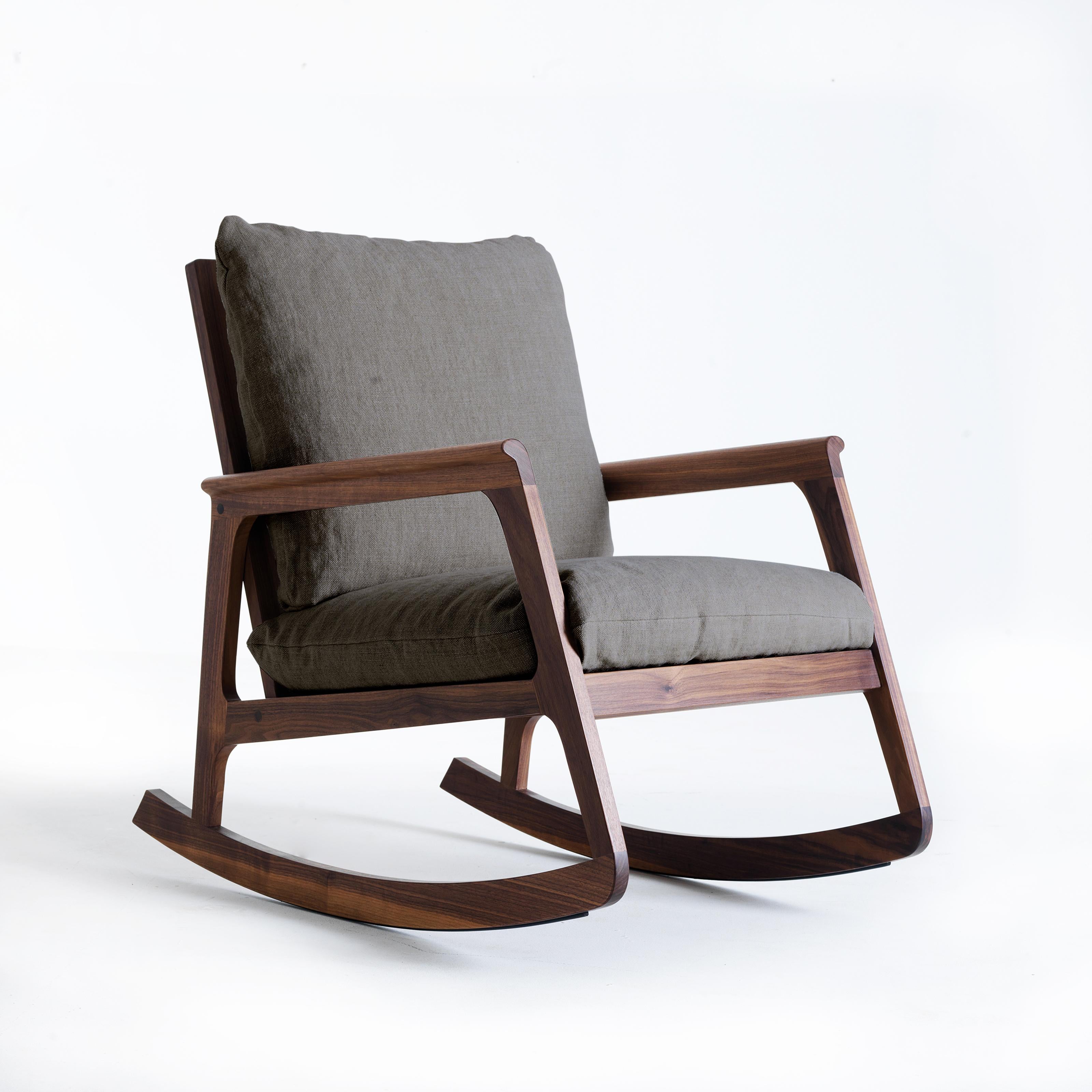 Momento Fauteuil en bois massif, Wood Wood en finition Hand Made Nature, Contemporary en vente 6