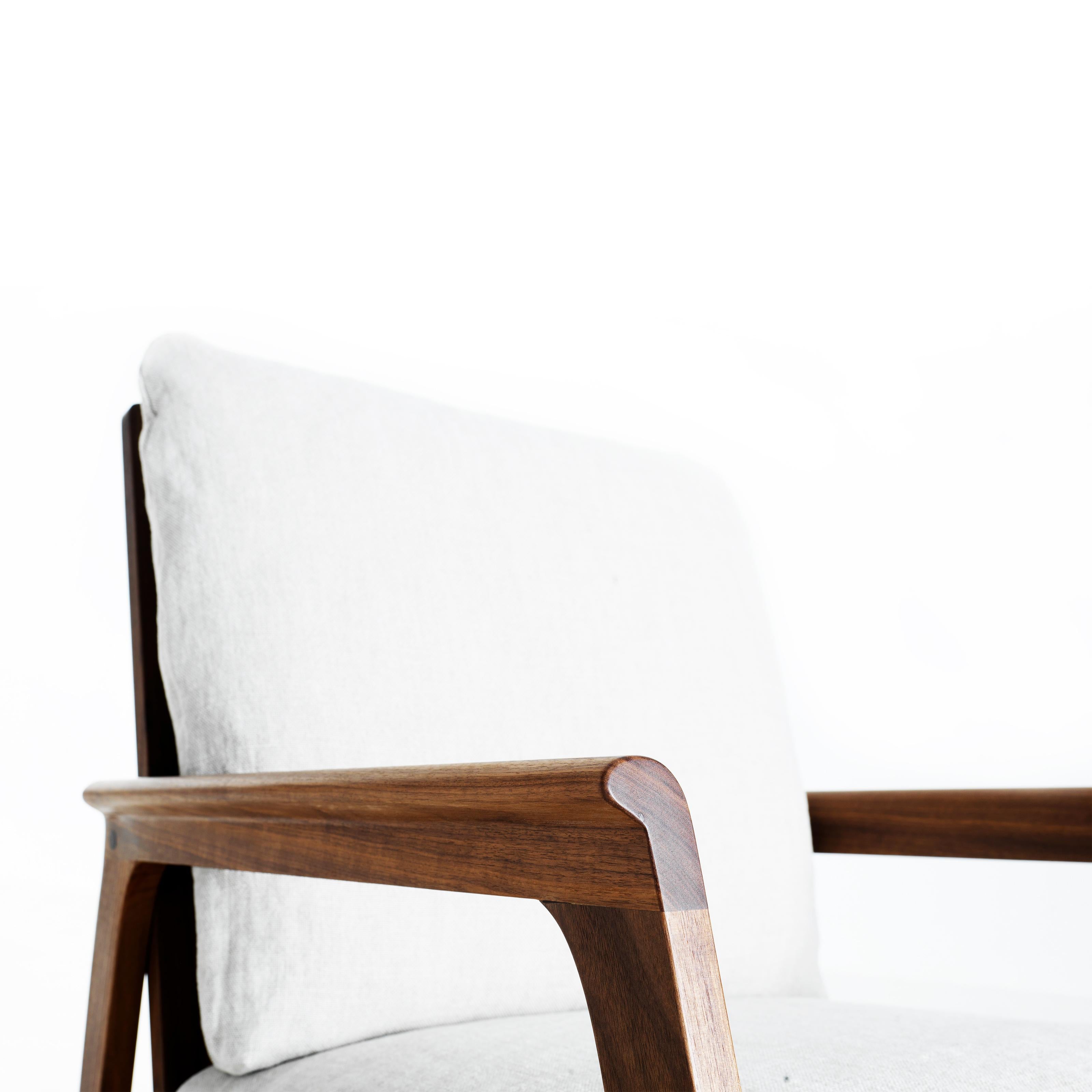 Momento Fauteuil en bois massif, Wood Wood en finition Hand Made Nature, Contemporary en vente 1