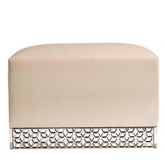 Stoffbezogene Ottomanen und Hocker