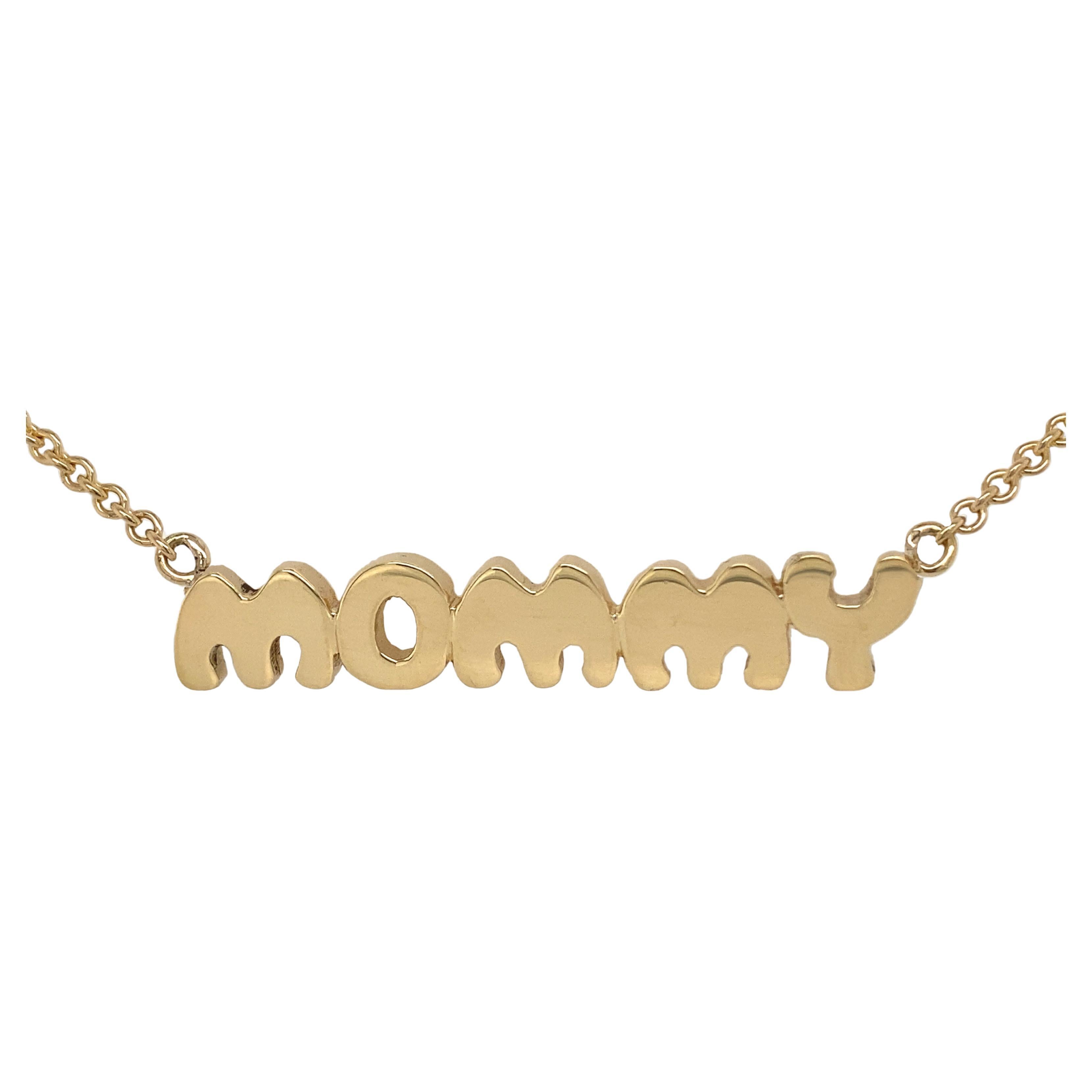 "MOMMY" Fixed Pendant Nameplate Necklace on Cable Chain in Yellow Gold For Sale