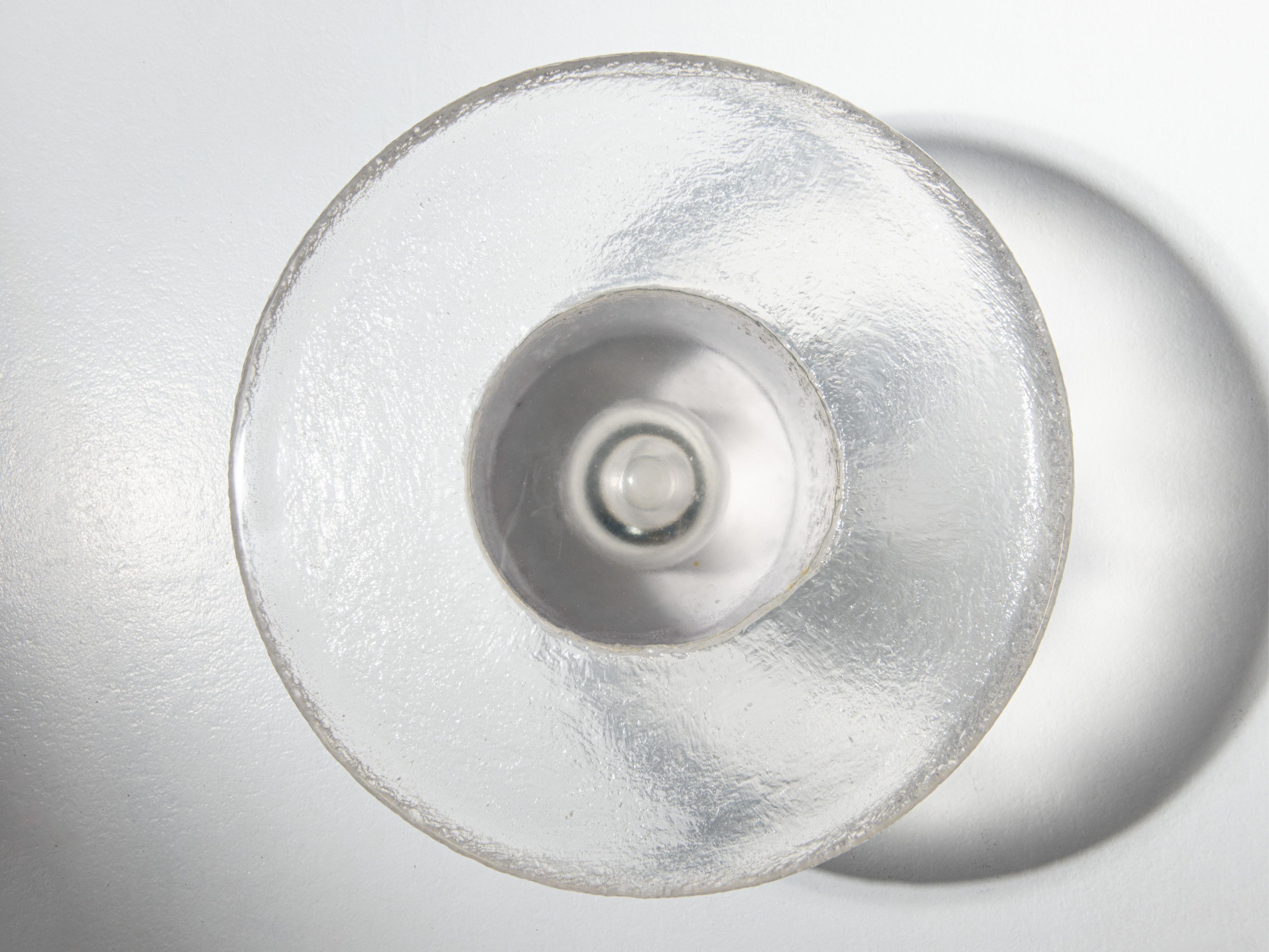 Momo collection of coffee tables is characterised by a contemporary and sophisticated aesthetic, suitable to enrich any ambience with a unique and distinctive design. Obtained thanks to a sequence of casting of resin-based materials, Momo coffee