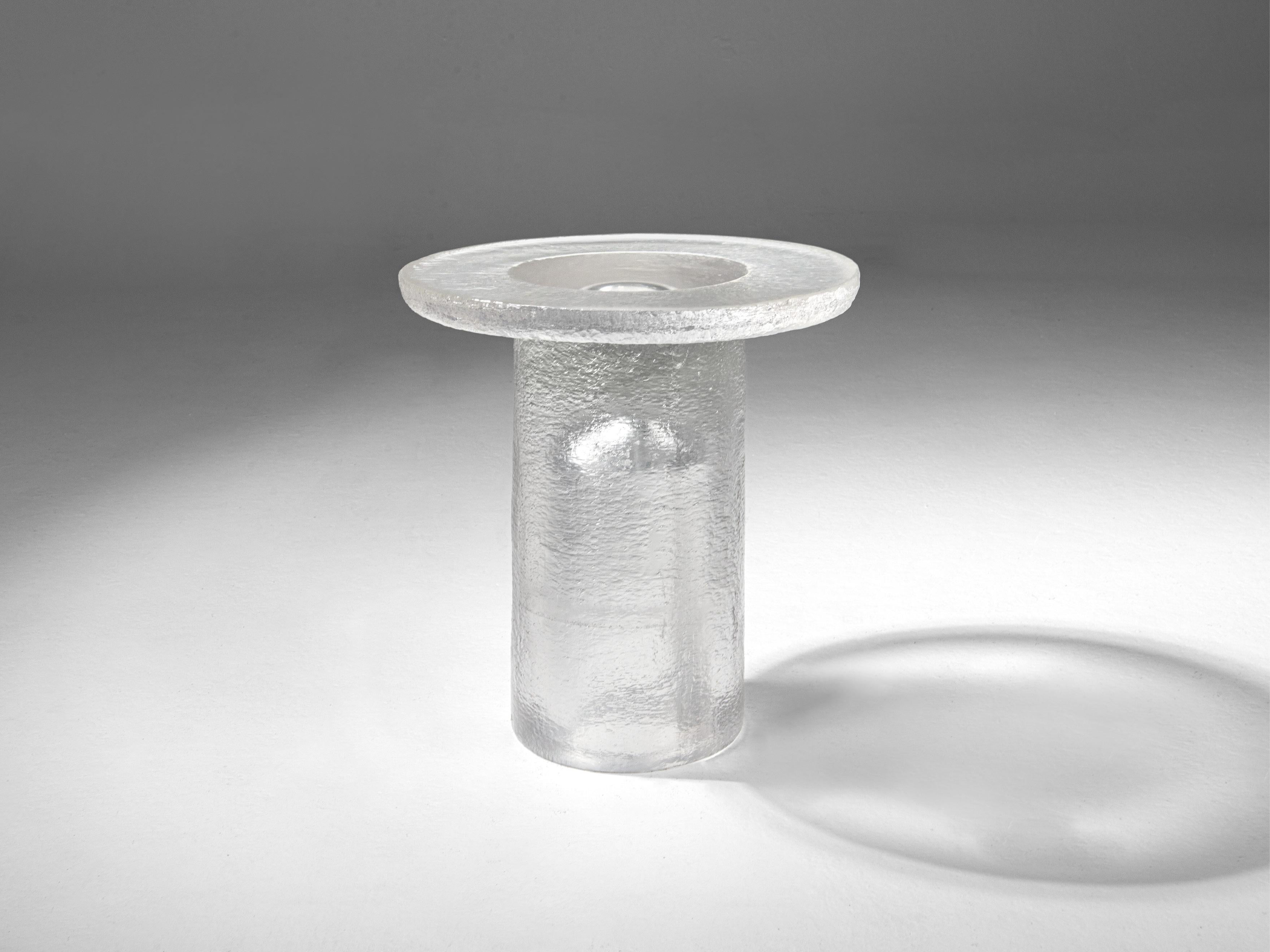 Modern Momo clear resin coffee table Made in Italy by Hessentia For Sale