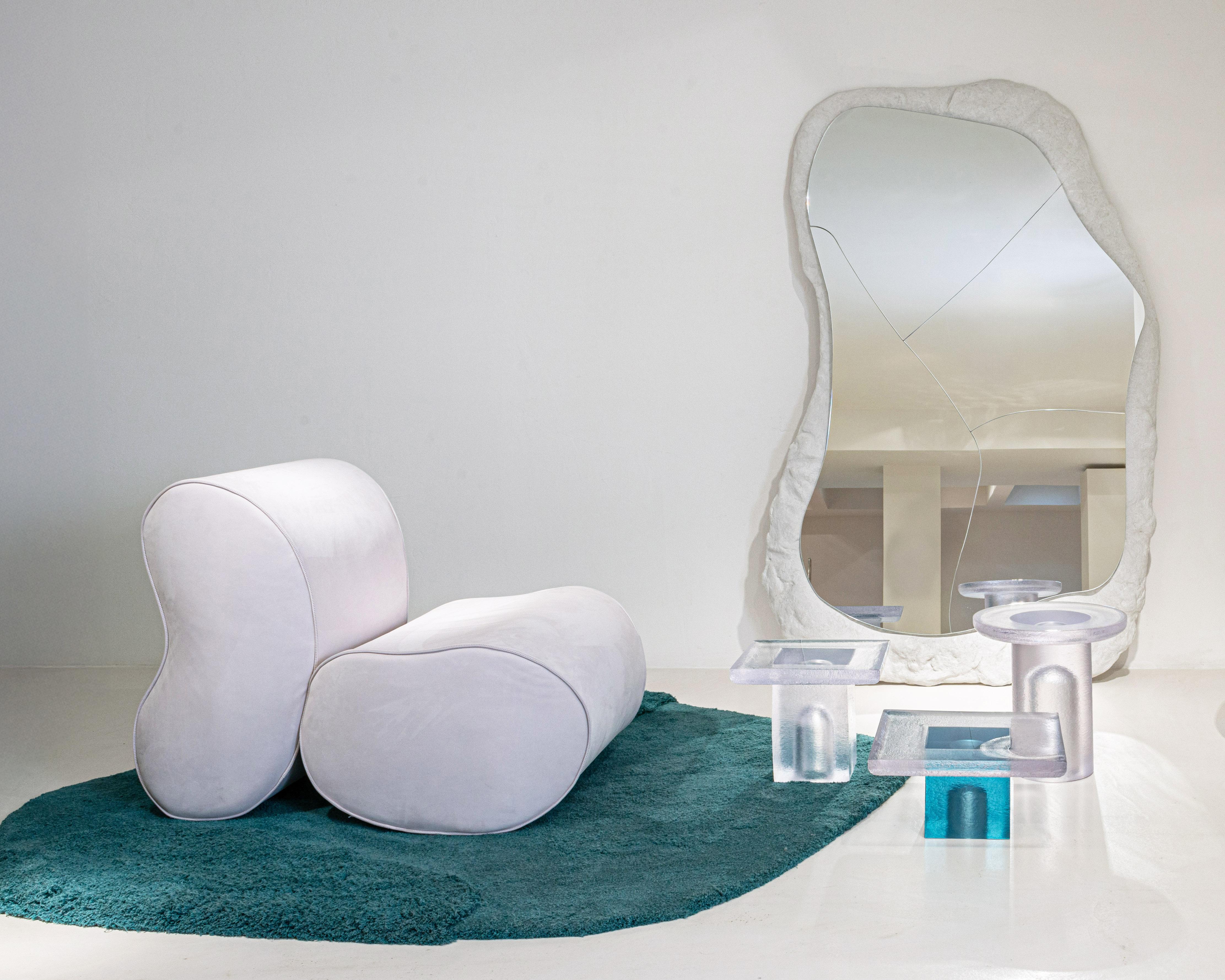 Modern Momo clear resin coffee table Made in Italy by Hessentia For Sale